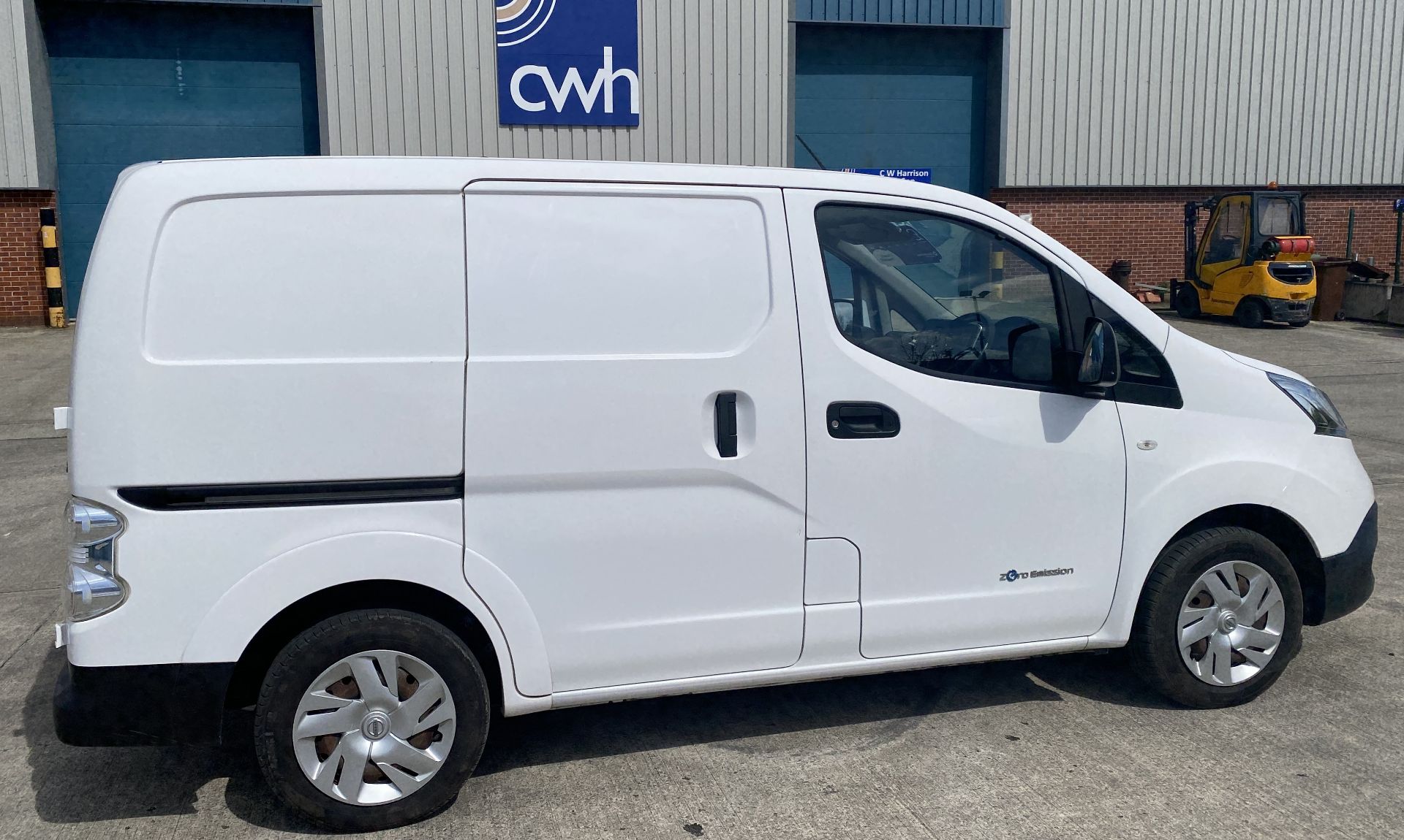 NISSAN E-NV200 ACENTA RAPID PANEL VAN - electric - white. - Image 10 of 25