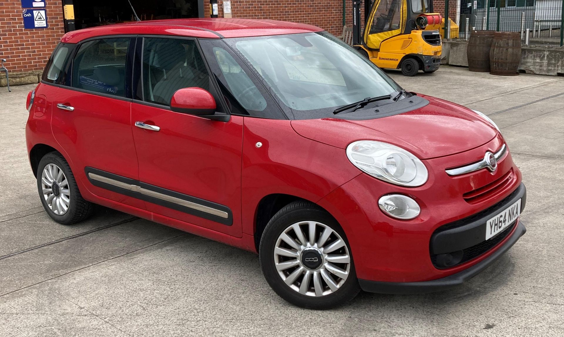 FIAT 500L POP STAR MULTI-JET 1.2 MPV - DIESEL - RED. On the instructions of: A retained client. - Bild 2 aus 16