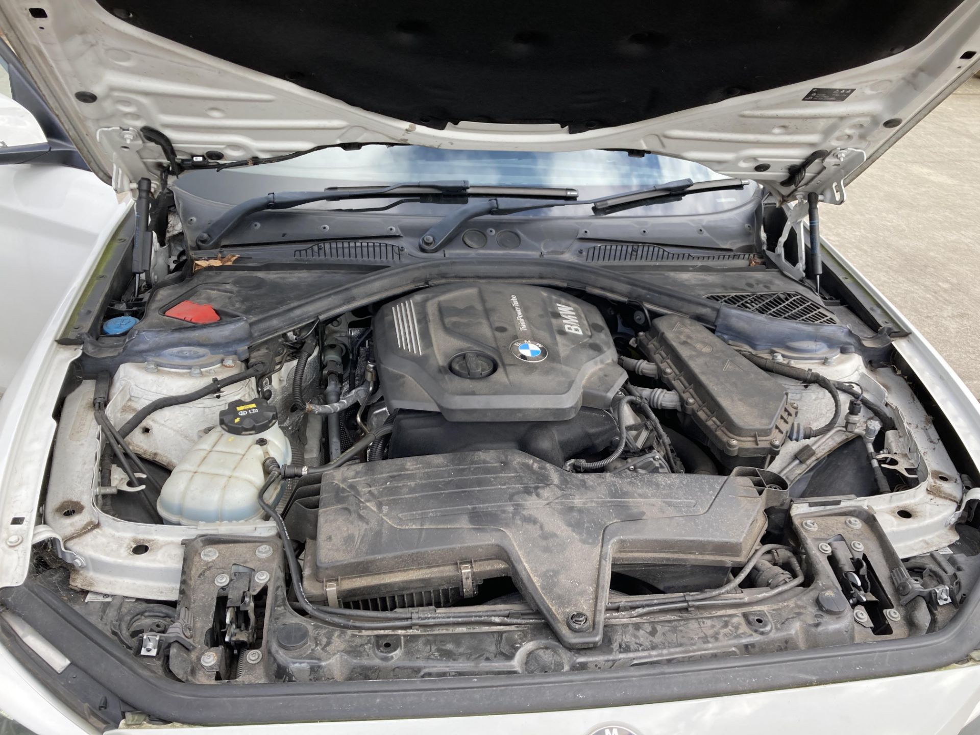 BMW 116d five door hatchback - diesel - white - dark grey cloth interior, with alloy wheels. - Image 6 of 11
