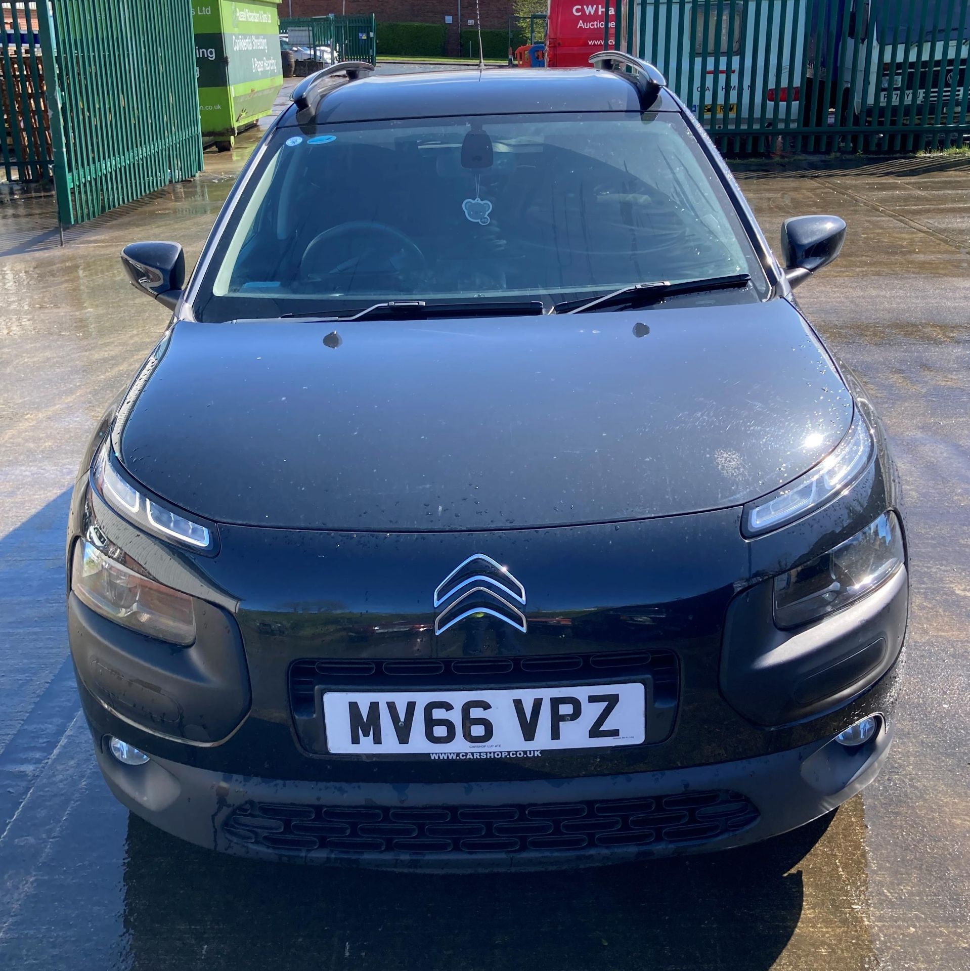 CITROEN C4 CACTUS FLAIR HDi - diesel - blue.