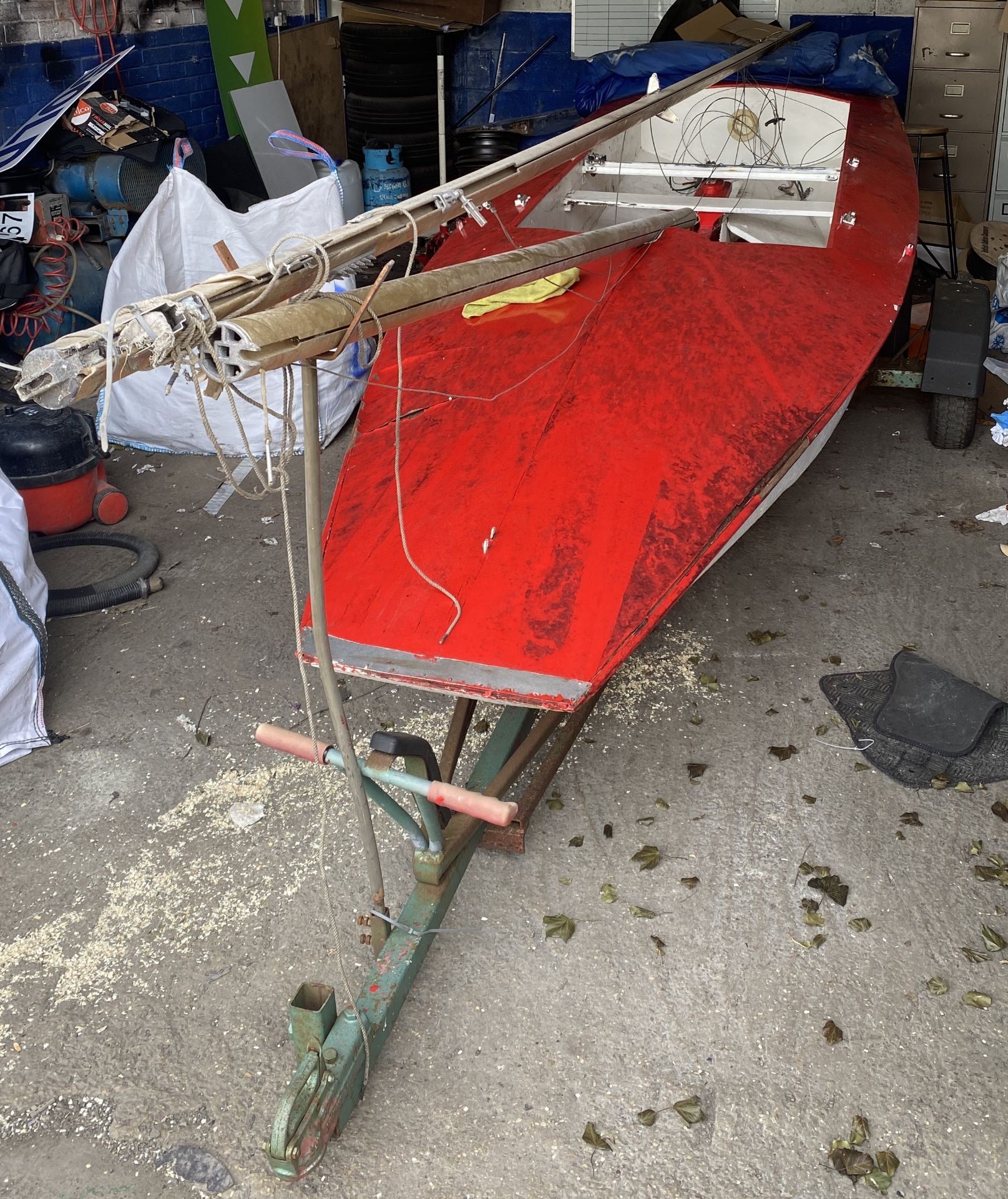 Red and white Fireball sailing boat with a 9' 9" (297cm) mast. - Image 20 of 24