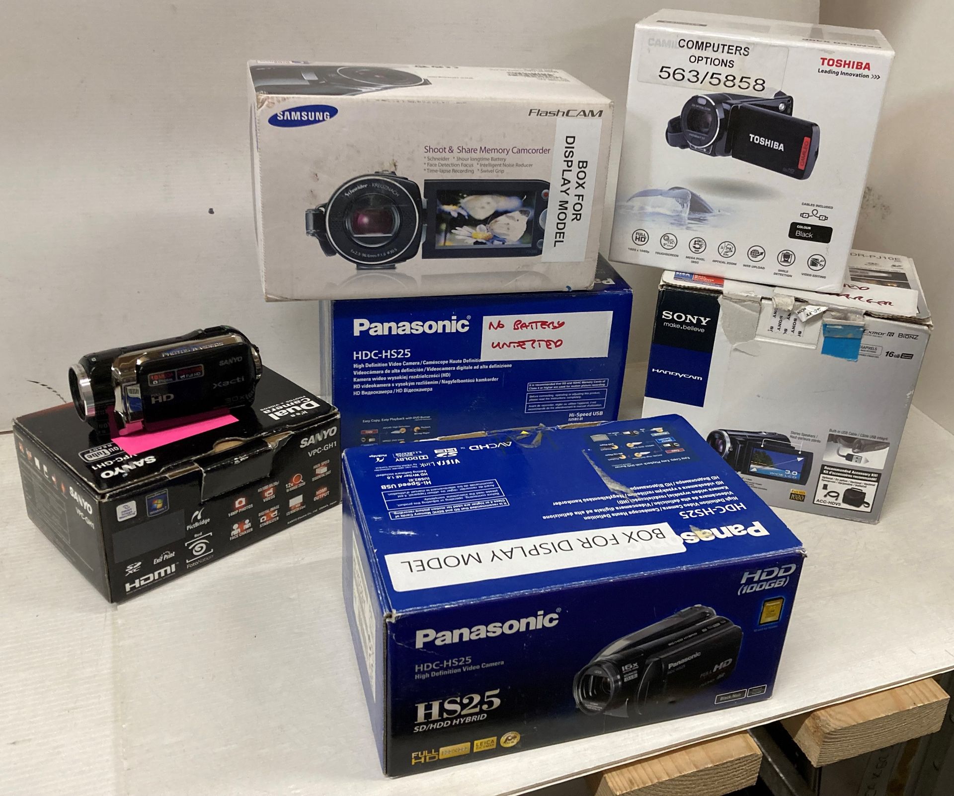 6 x assorted digital camcorders by Panasonic, Sony, Sanyo,