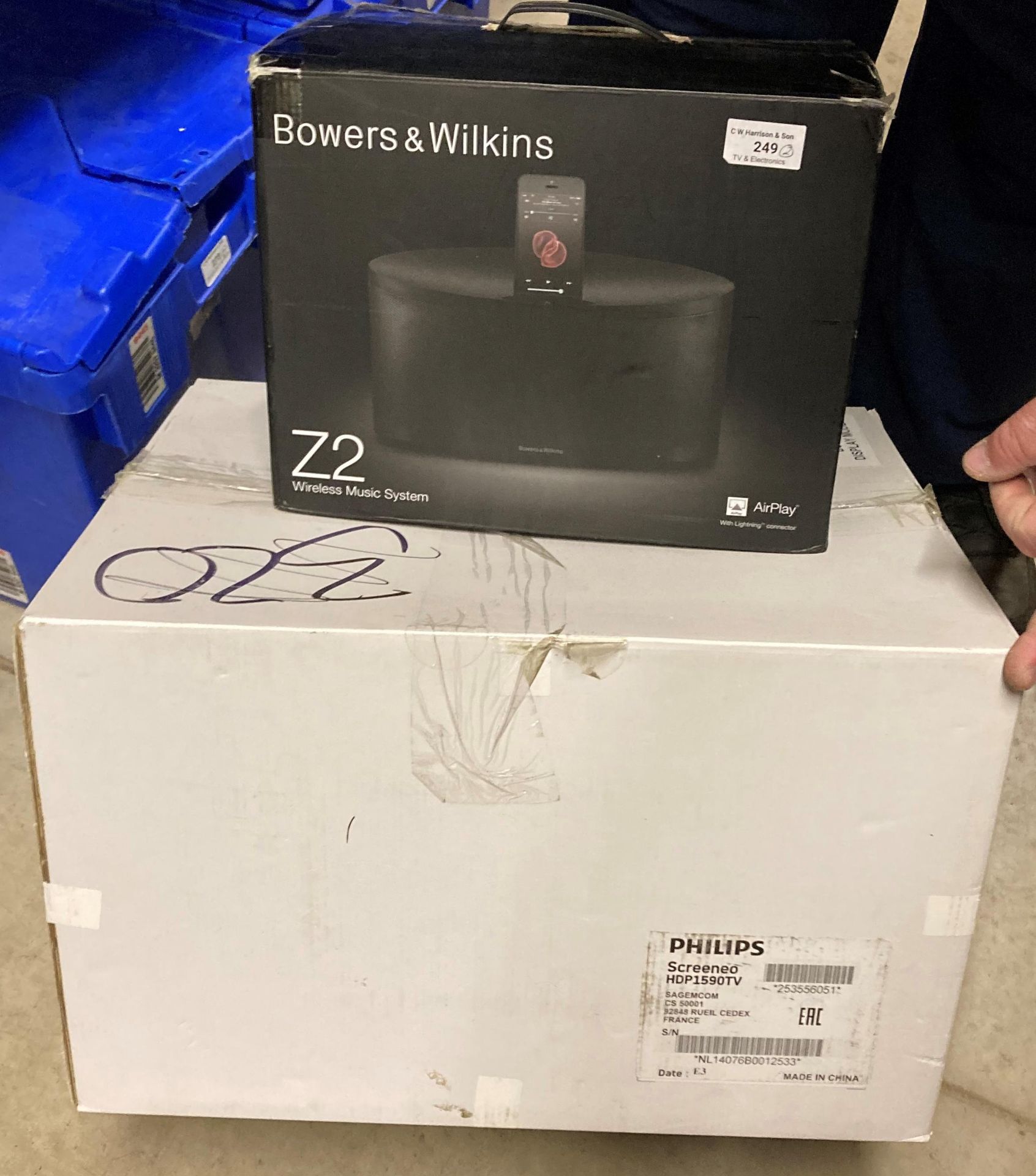 Bowers & Wilkins Z2 wireless music system complete with remote and power lead and a Philips