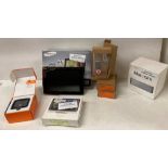 Mixed lot of 7 items to include TomTom sat navs, Samsung digital picture frame,