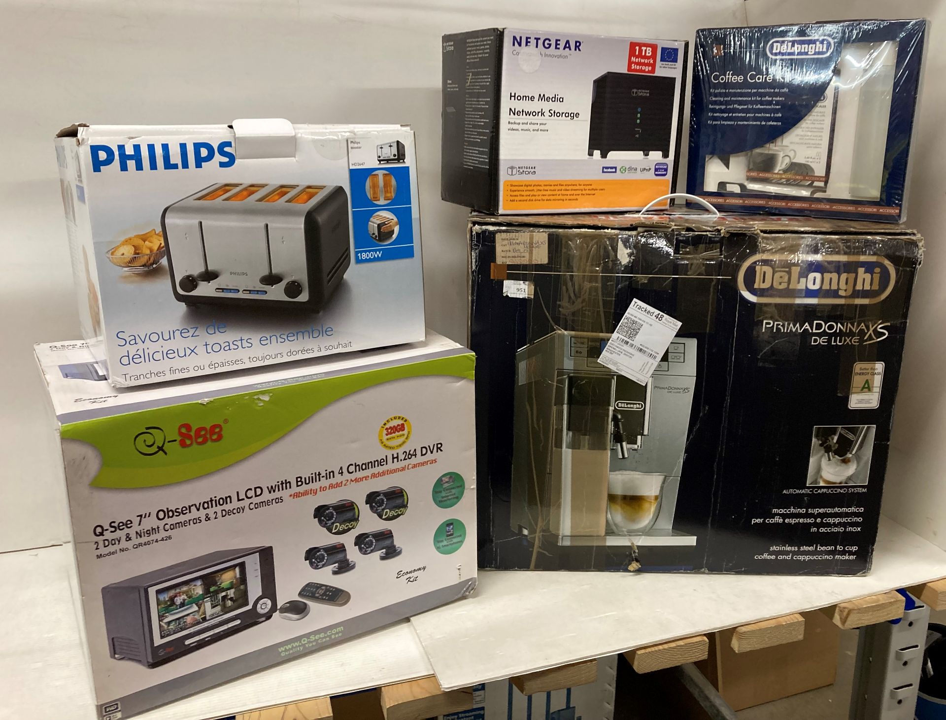 A mixed lot of 5 items - Philips 4 slot toaster,