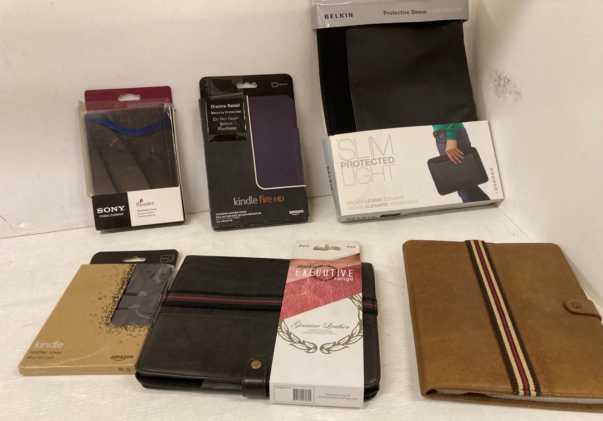 30 x assorted laptop cases, iPad cases,