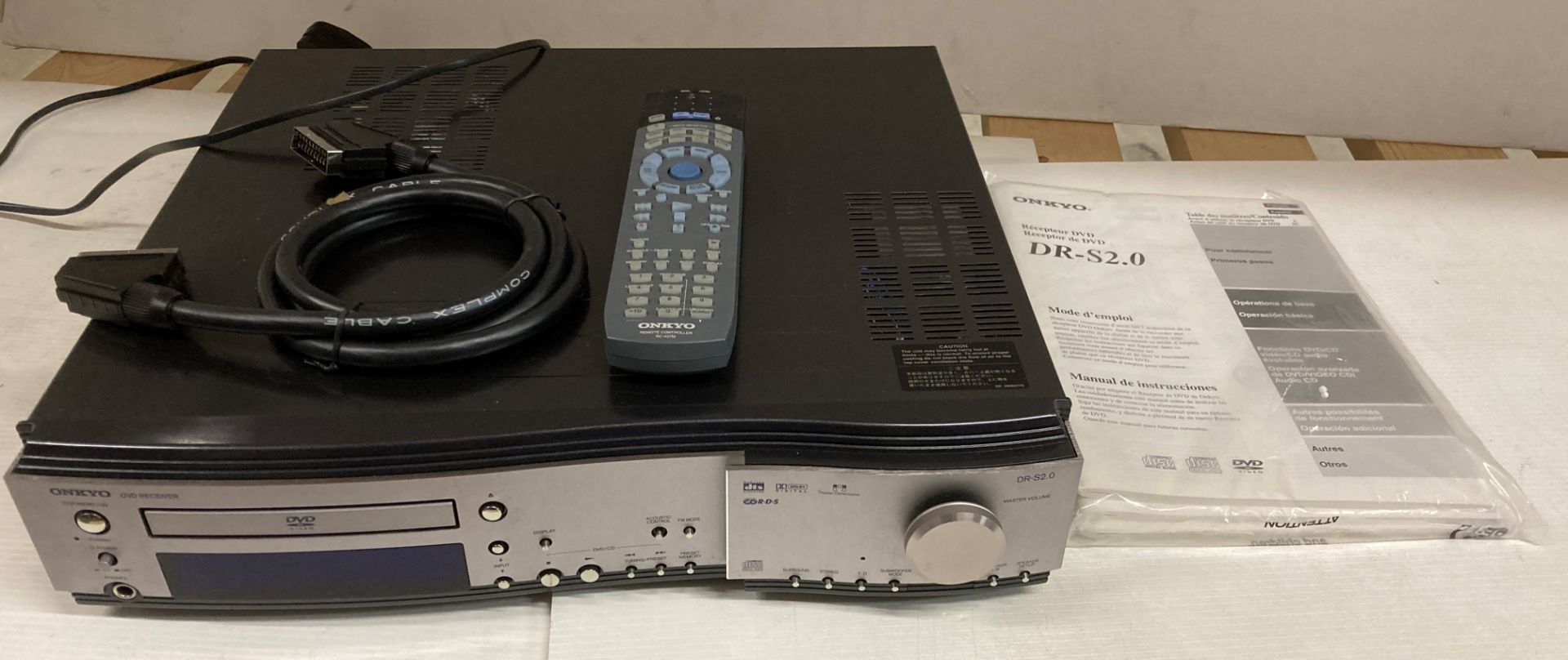 Onkyo DVD receiver DR-S2.