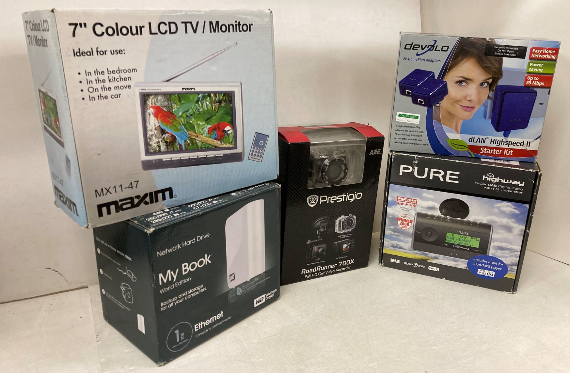Mixed lot of 7 items to include Maxim 7" colour LCD TV monitor,