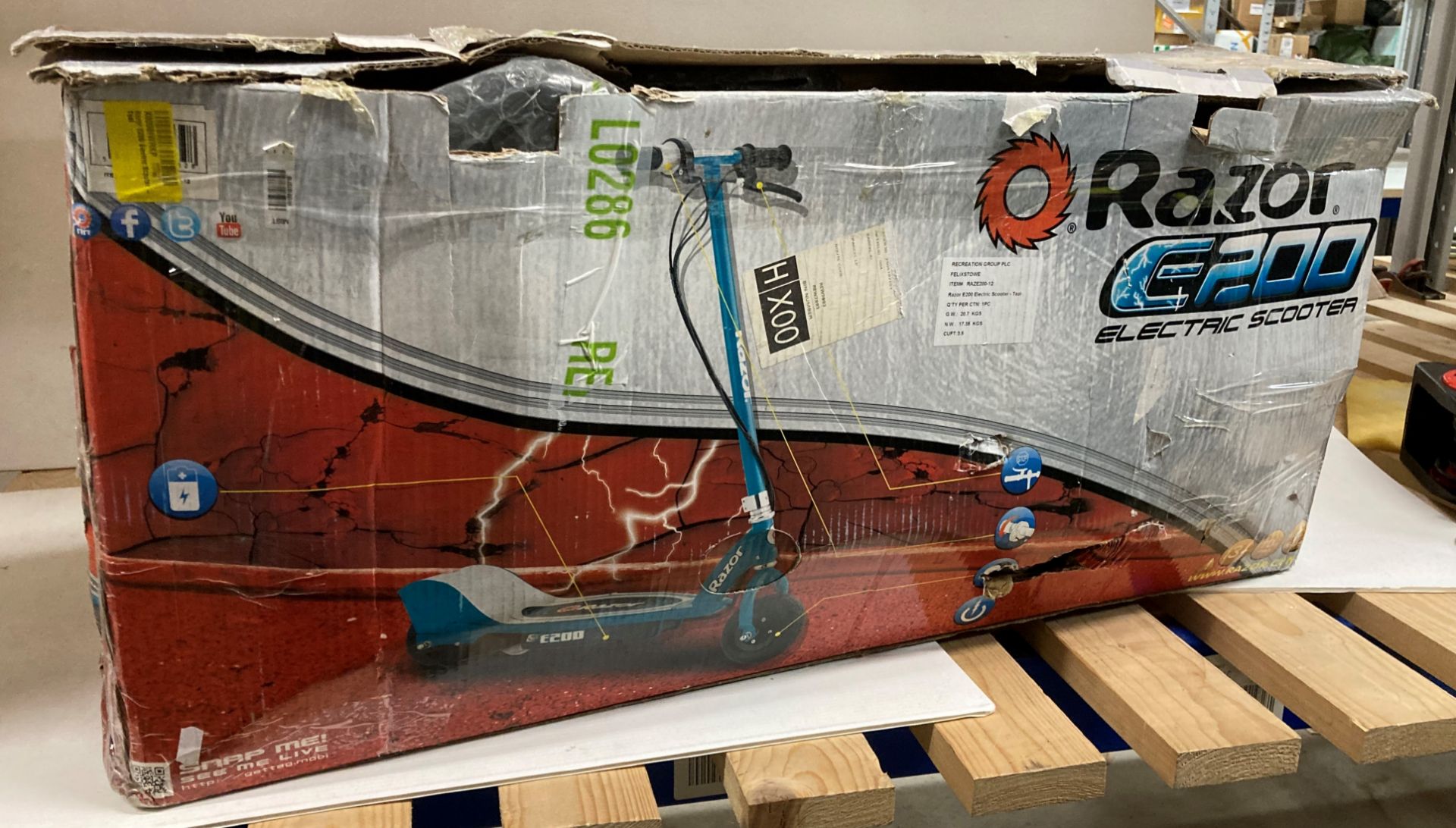 Razor E200 Electric Scooter complete with power lead (saleroom location: L12 FLOOR)