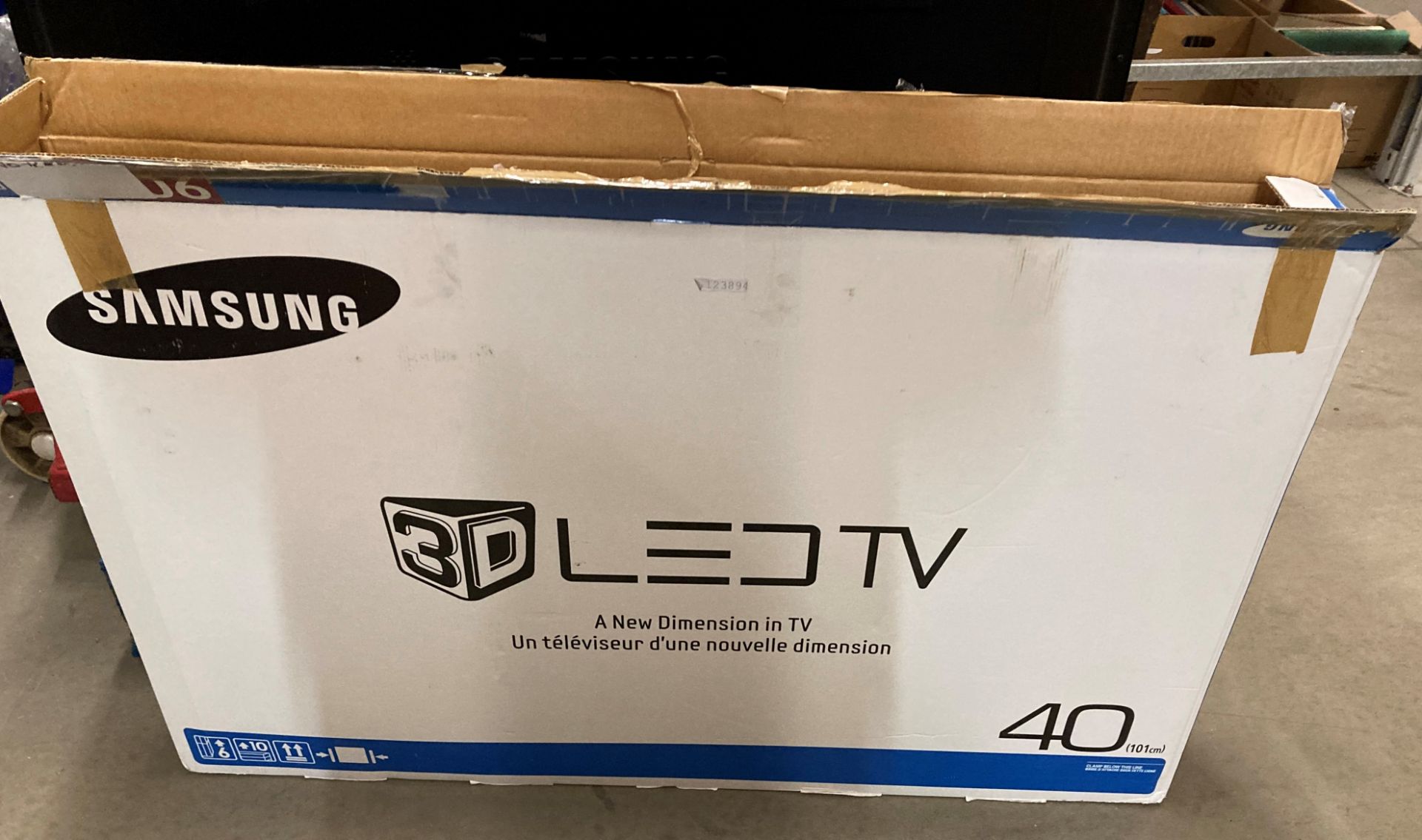 Samsung 40" 3D LED TV model UE40C7000WK complete with power lead (no remote) (E08 FLOOR) - Image 2 of 3