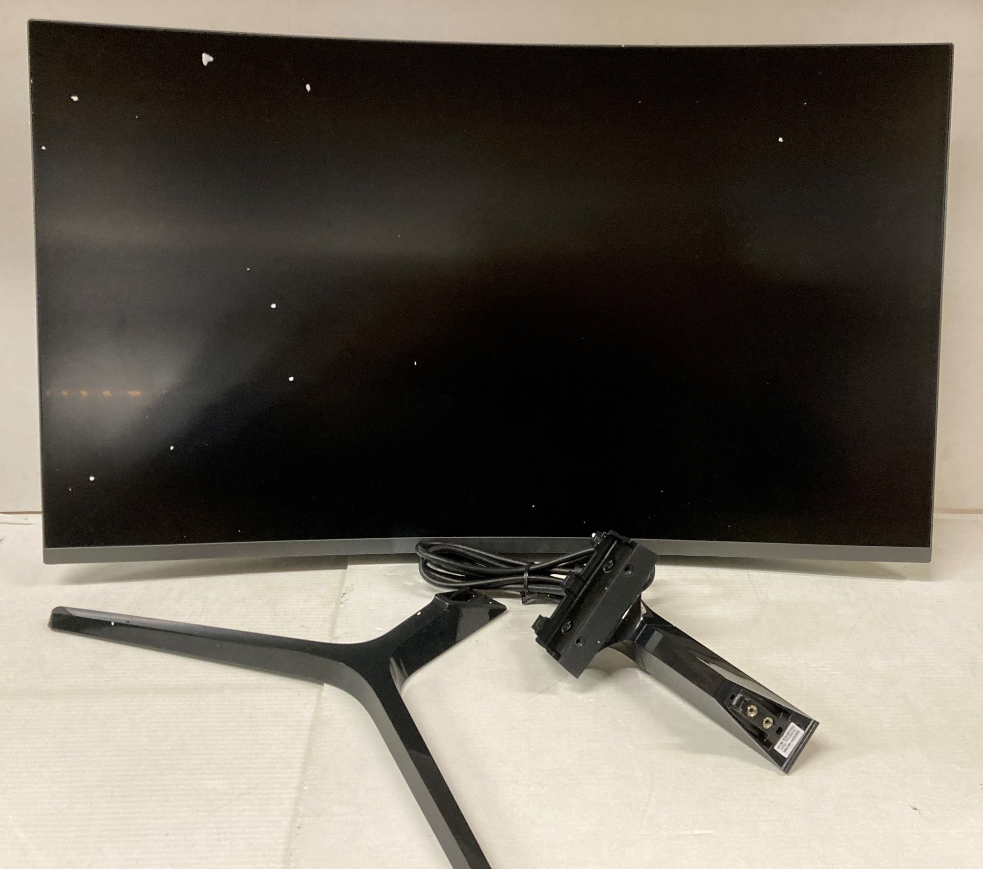 Samsung WQHD 32 inch curved screen monitor (no power lead) (saleroom location: K12)