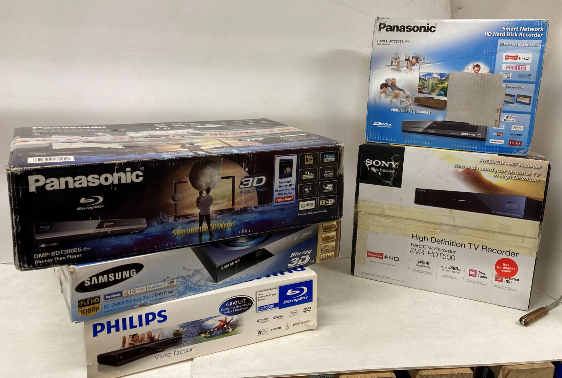 3 Blu-ray disc players by Philips, Samsung, Panasonic,