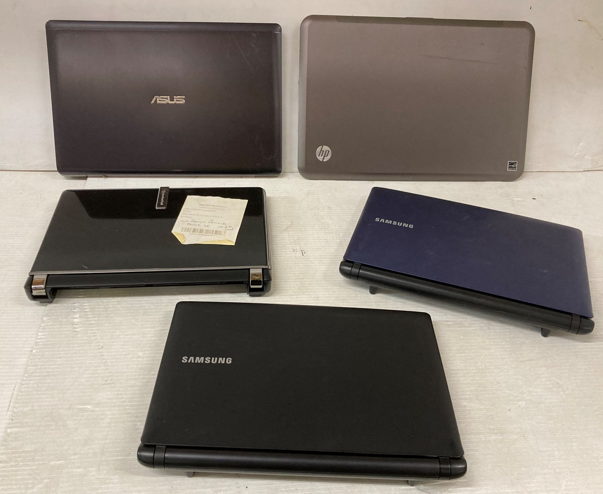 5 x assorted Netbooks (sold as seen) by Asus, Packard Bell,