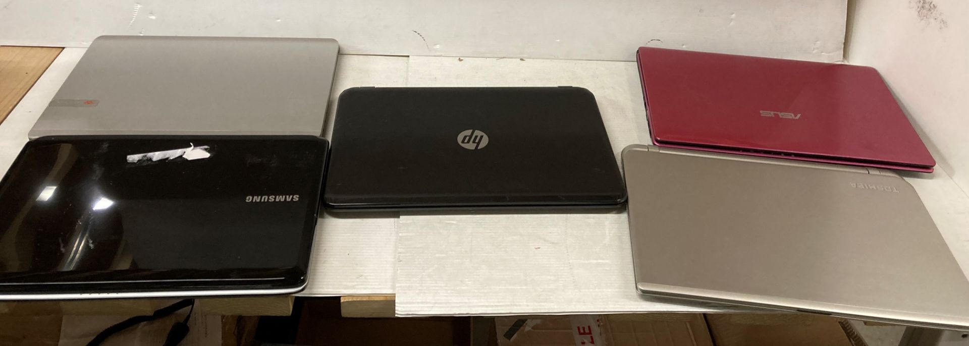 5 x assorted laptops (sold as seen) by Samsung, Packard bell,Toshiba,