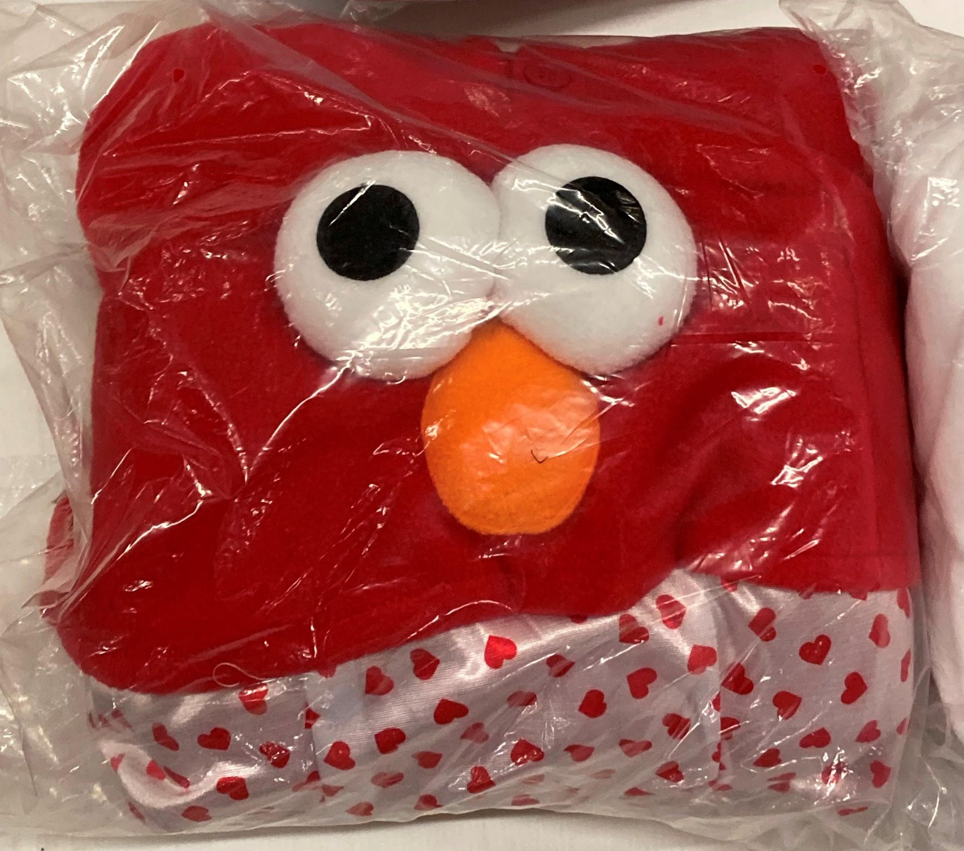 10 x assorted size red Elmo onesies by Wanziee (saleroom location: L05 floor) Further