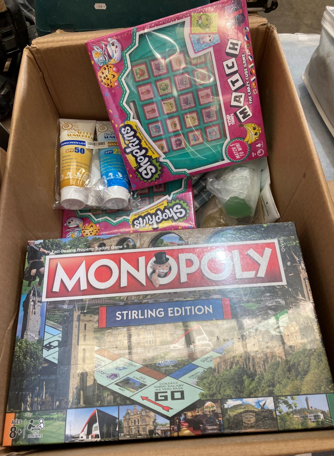 Contents to box - 5 x Monopoly sets,