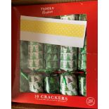 10 x R01-1156-A 10x12" family Christmas crackers - green and white tree pattern (1 x outer box)