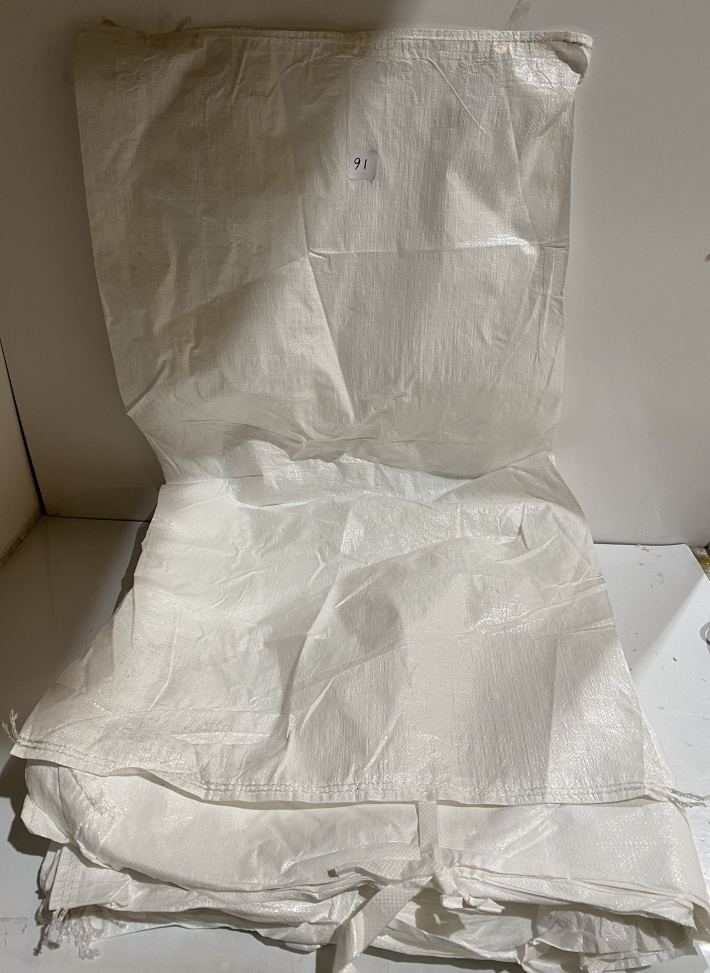 50 x white large woven polypropylene sacks heavy duty - ideal for garden waste rubble/sand/builders