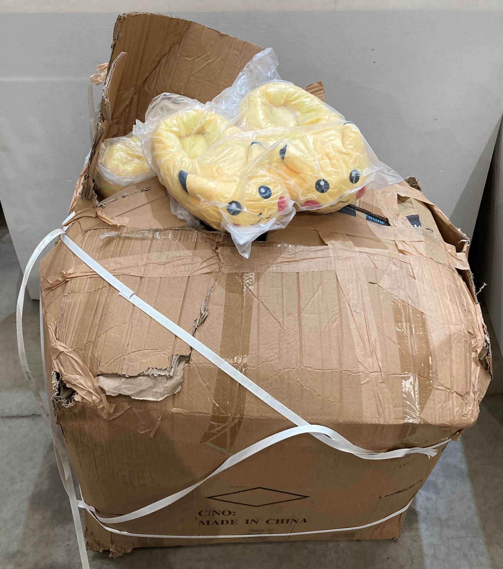 Box and contents - approximately 60 x childrens' Wanziee Pikachu slippers (sizes 3.