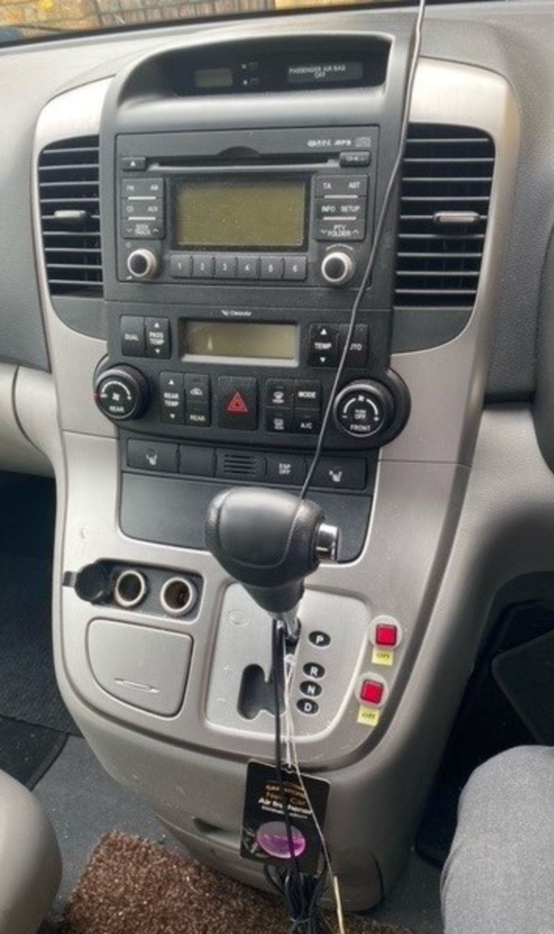KIA SEDONA 3 CRDi AUTO MPV - Diesel - Black - Passenger seat dark grey leather, - Image 11 of 22