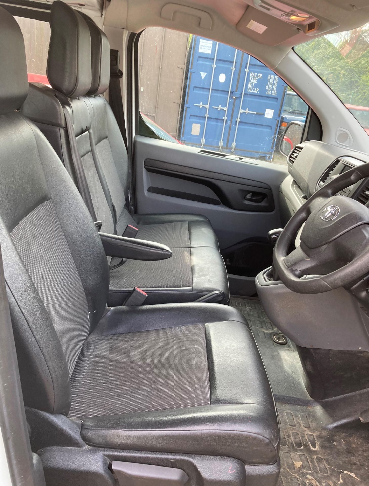 TOYOTA 1.6 PROACE COMFORT CREW CAB TWIN REAR DOOR PANEL VAN - Diesel - White. - Image 9 of 9