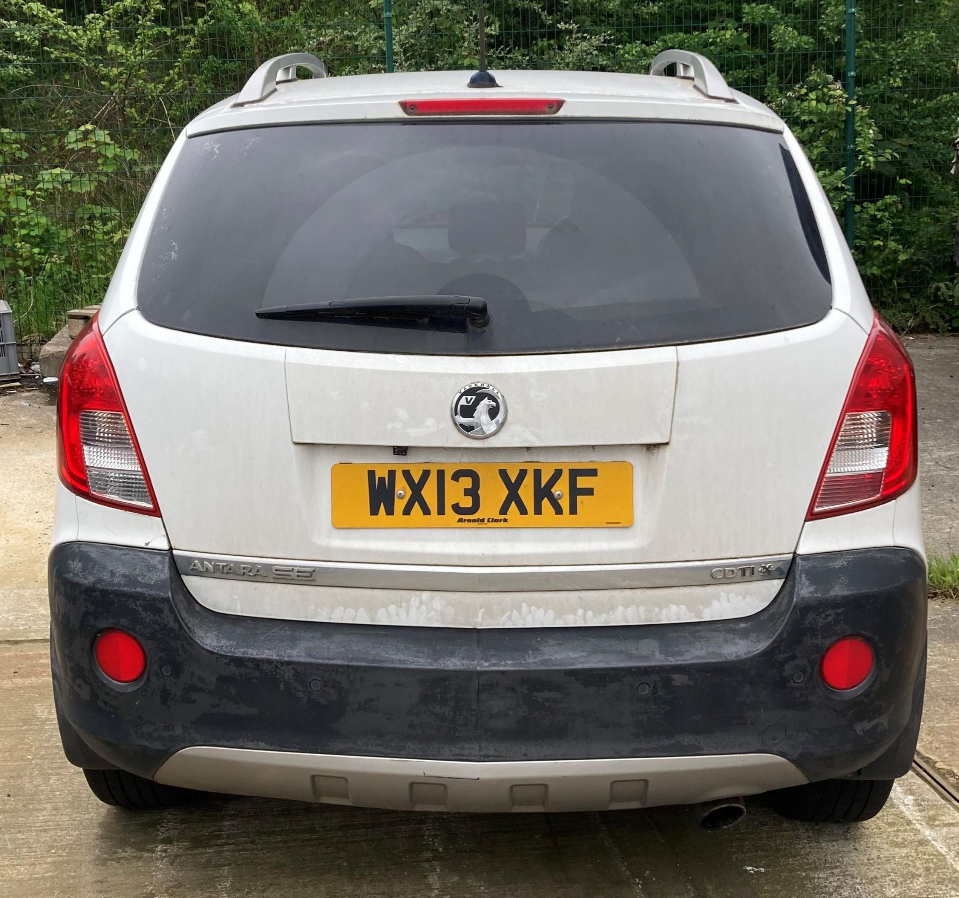 VAUXHALL ANTARA SE TDCi 4X4 - Diesel - White - Black leather interior - Alloys. - Bild 5 aus 11