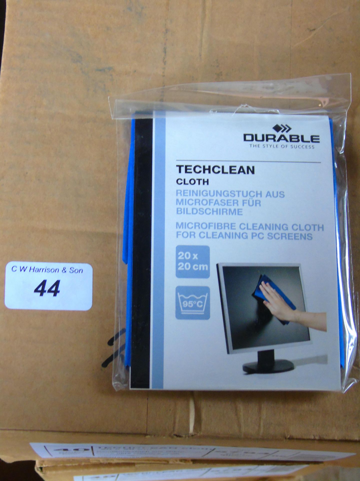 3 x boxes of 40 Durable TechClean IT reusable cleaning cloths in single retail packs - 120 cloths - Image 2 of 2