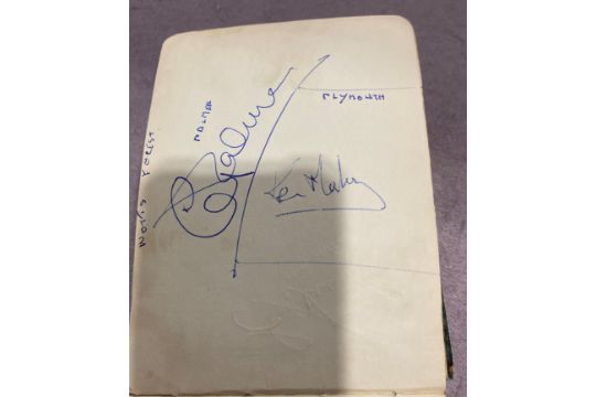 An autograph book containing some football autographs of the 1960s including Leeds United - Jack - Image 22 of 43