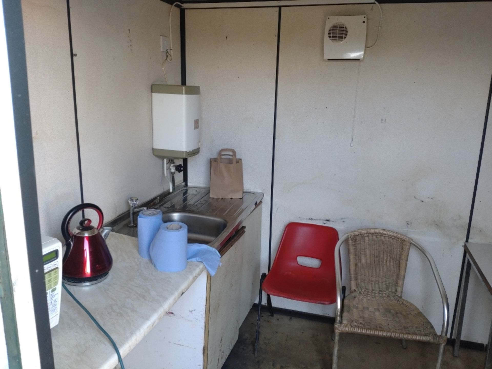 Staff Container c/w sink unit and separate store - Image 2 of 3