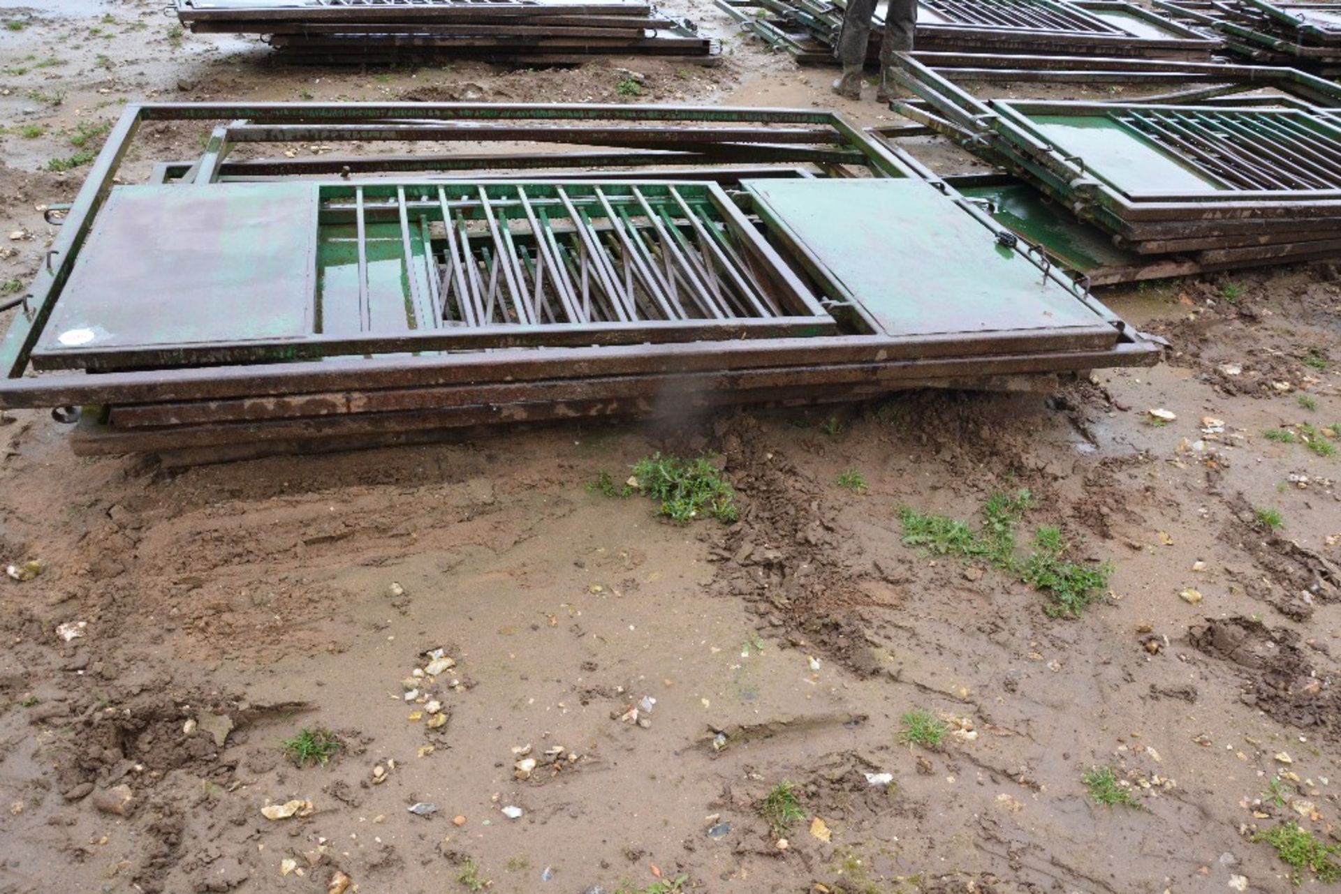 Steel Radial gates as lotted