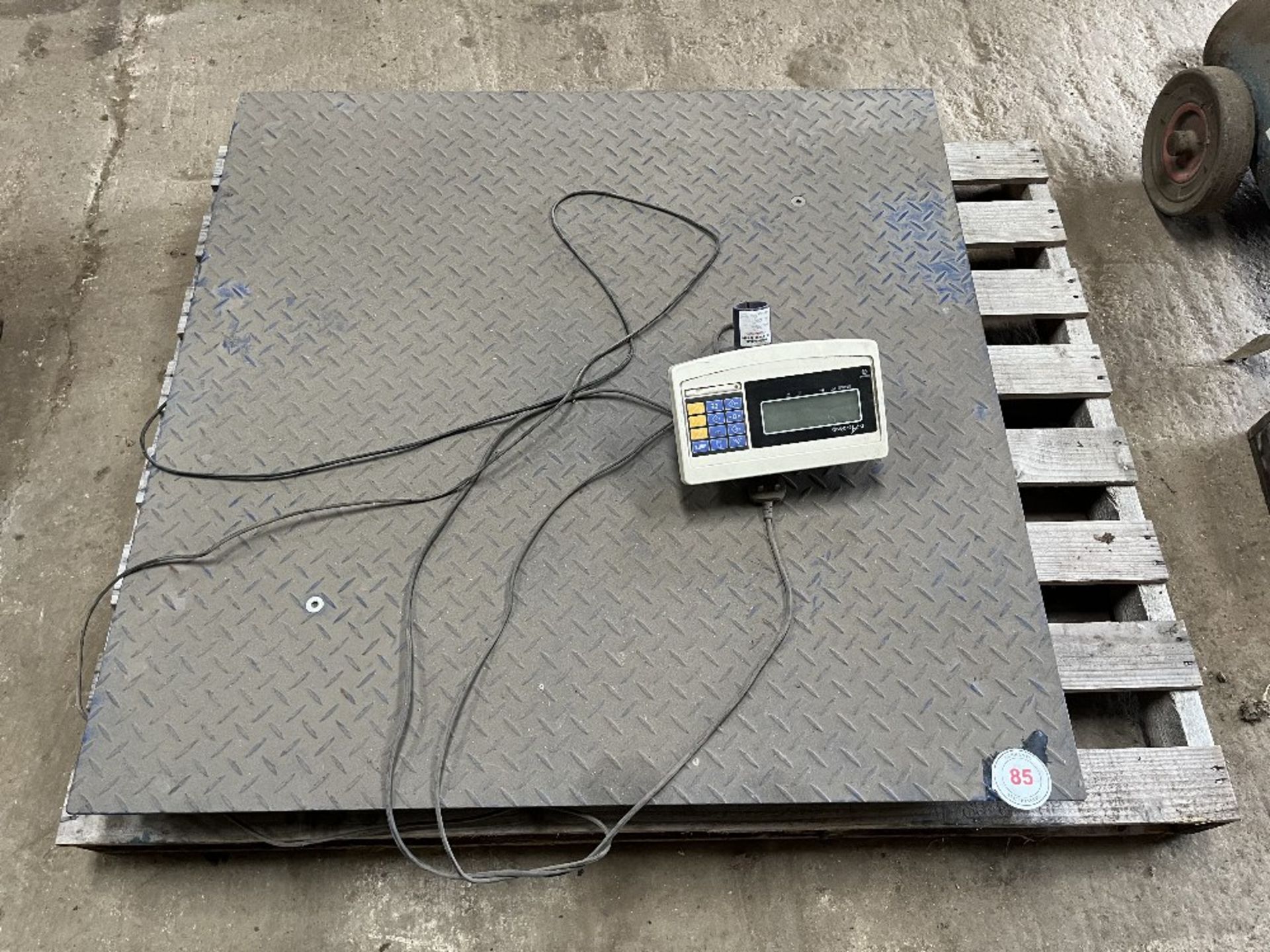 Electronic weigh panel 1.2m x 1.2m with - Image 2 of 2