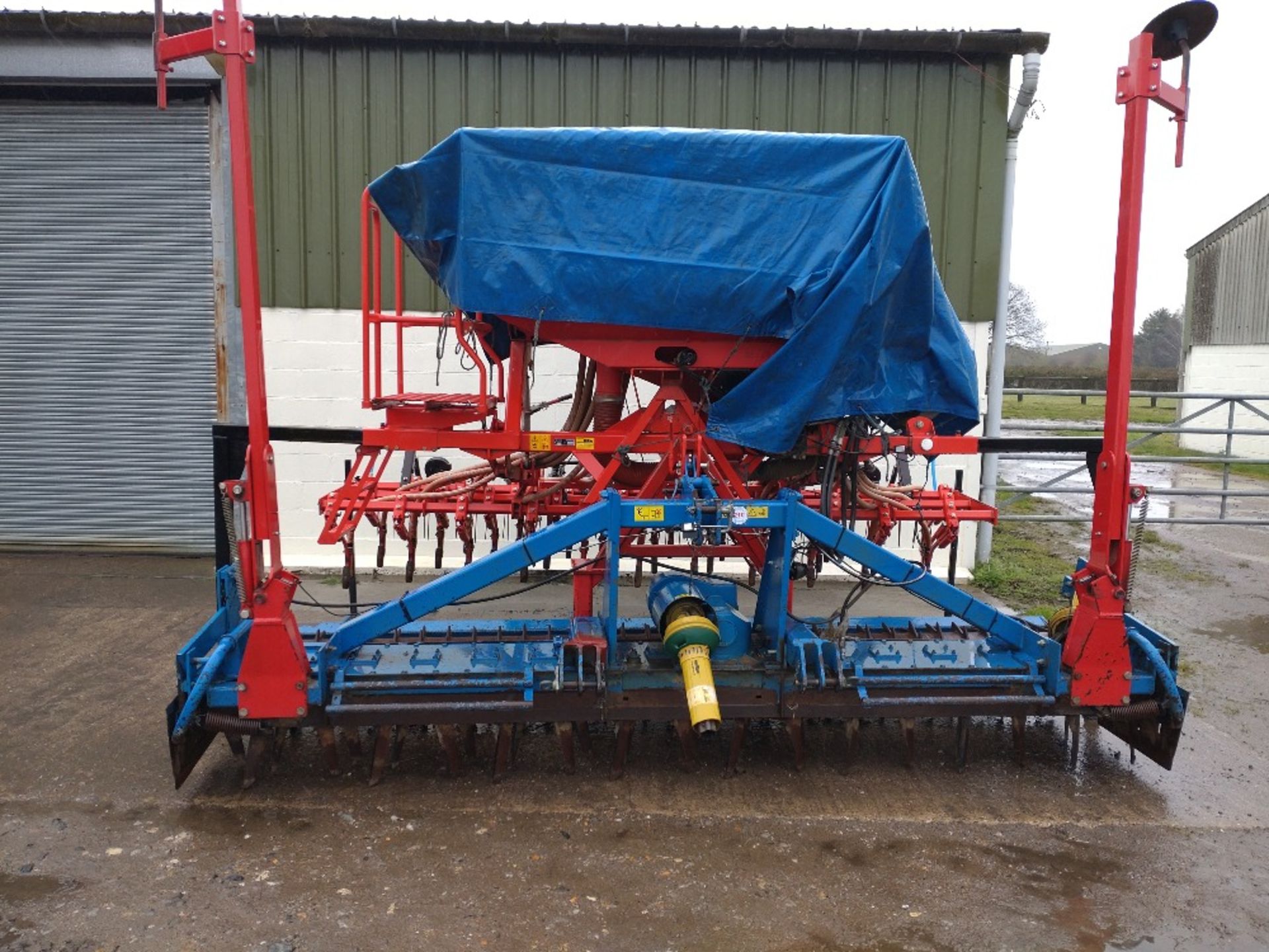 KRM Nev2512 Sola 4m seed drill c/w control box and 2002 Rabe 4m Power Harrow Corvex P4000 s/n - Image 4 of 7