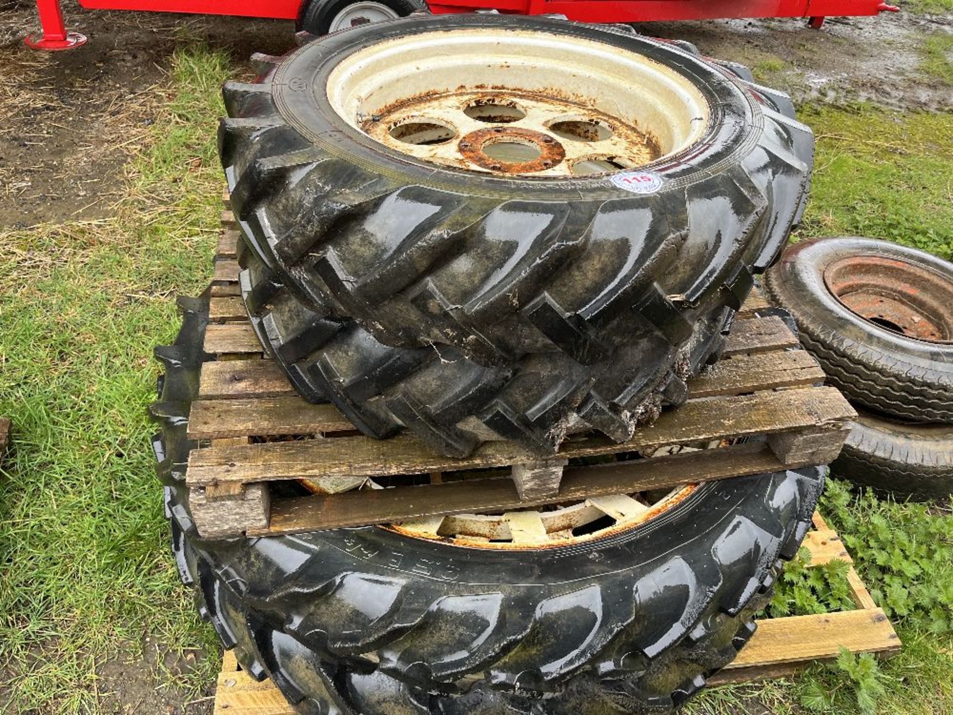 Set of row crop wheels and tyres compris - Image 2 of 2