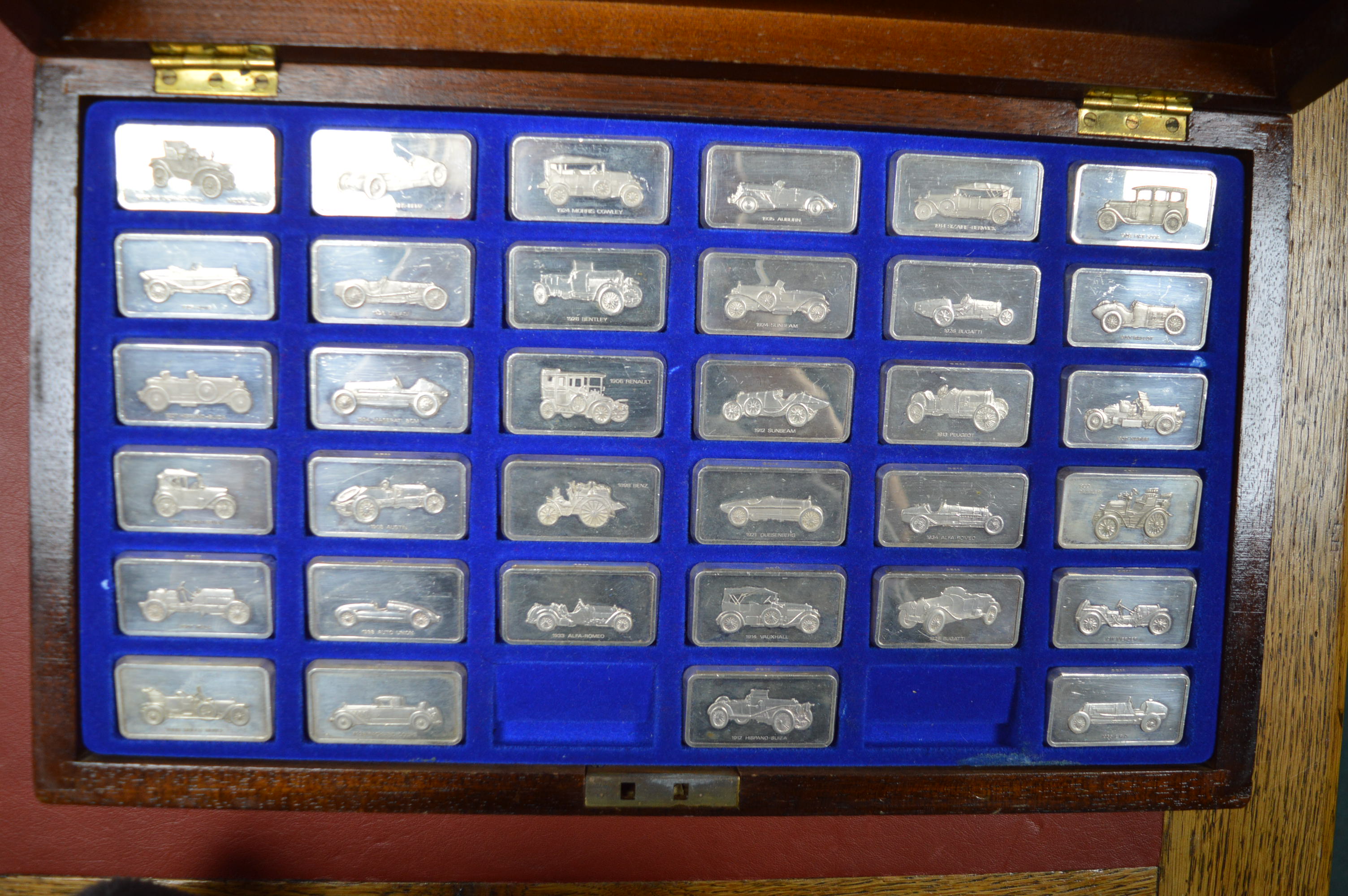 National Motor Museum Cased Set of Silver Car Ingots Hallmarked 34x 67g - Image 2 of 2