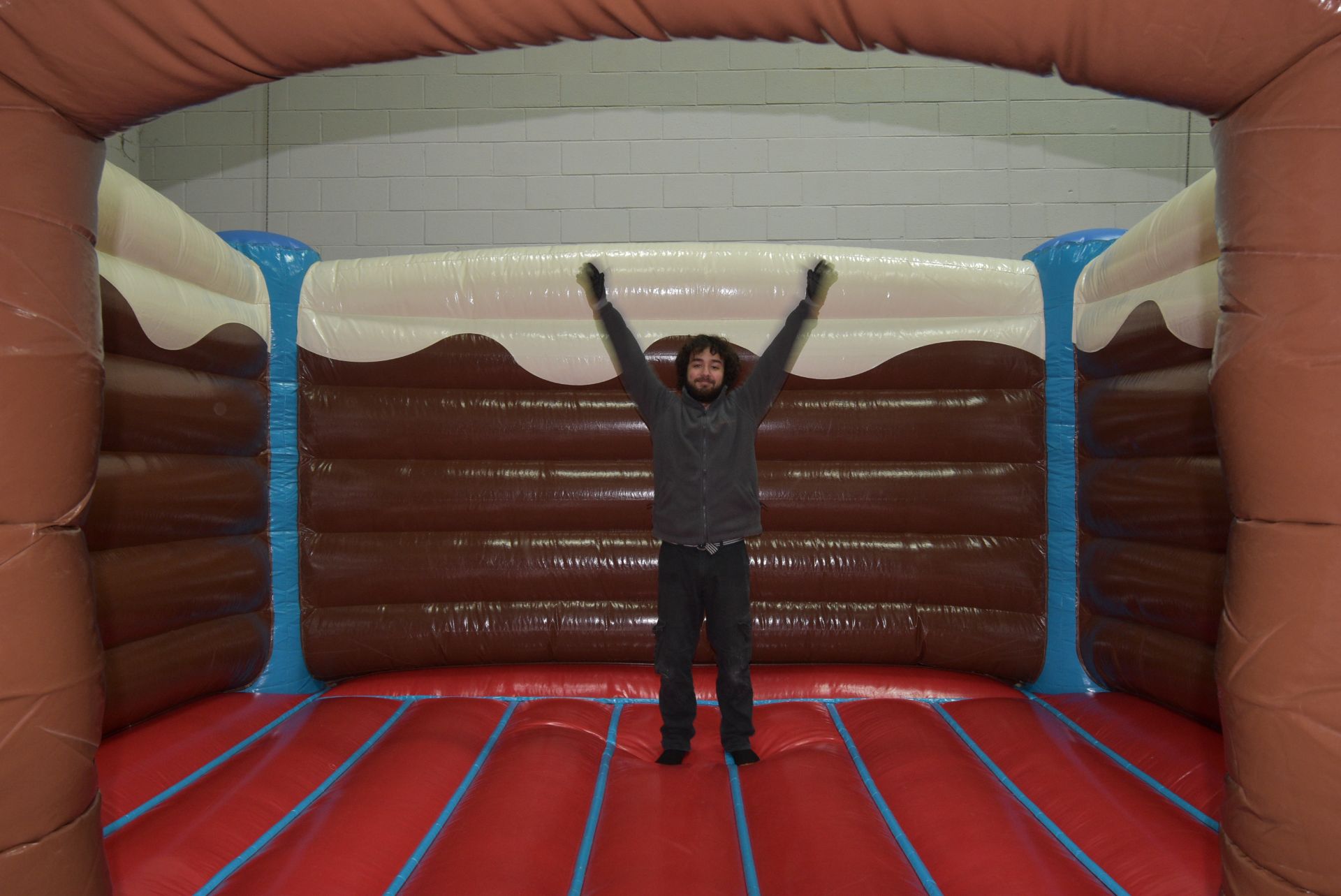 Bouncy Castle ~5x5m x 2.7m high with Pump - Image 3 of 7