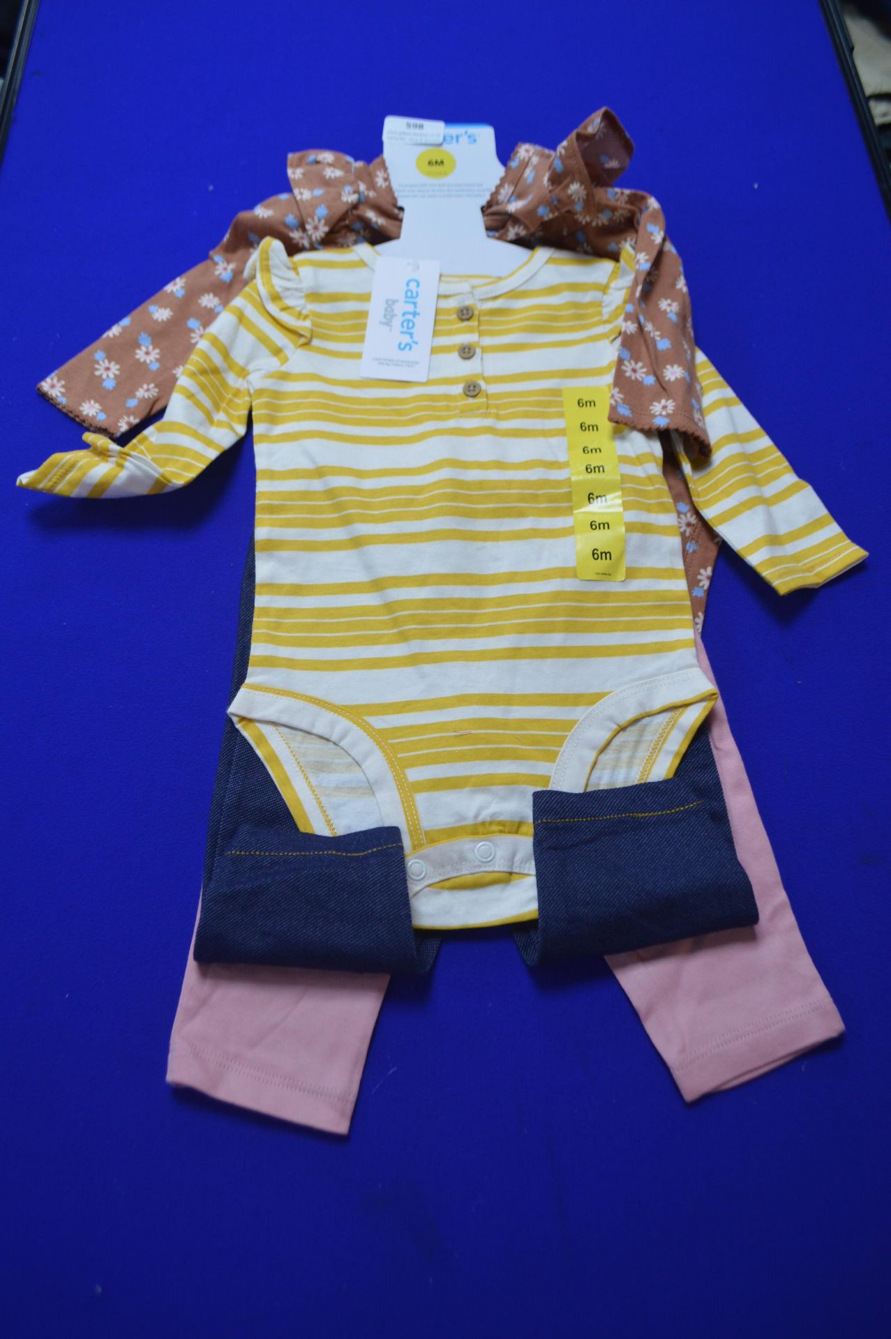Carter’s 4pc Baby Set Size: 6 Months