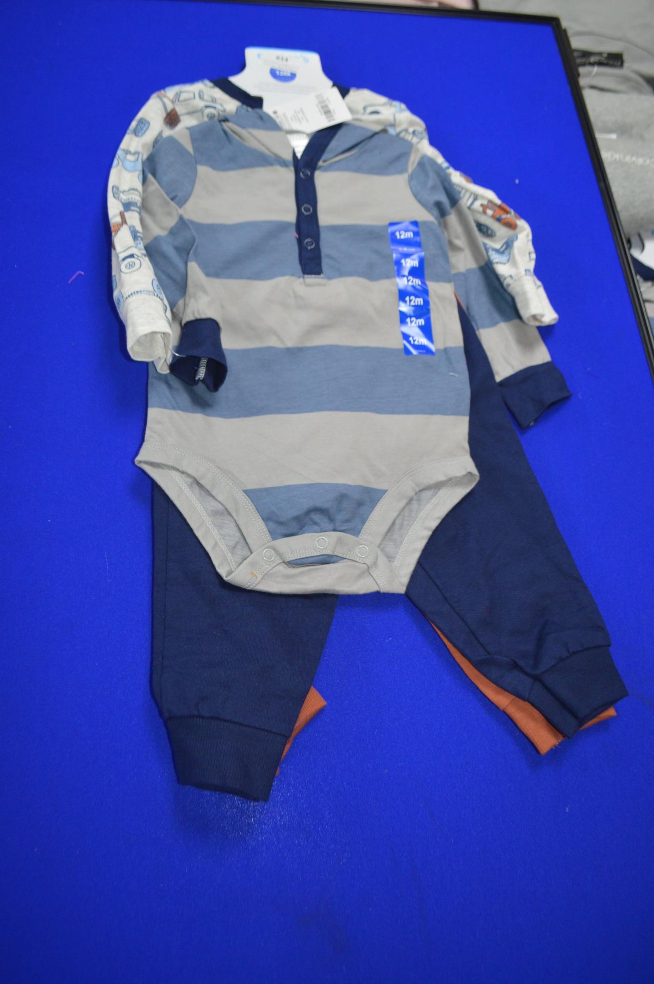 Carter’s 4pc Baby Set in Blue Size: 12 Months