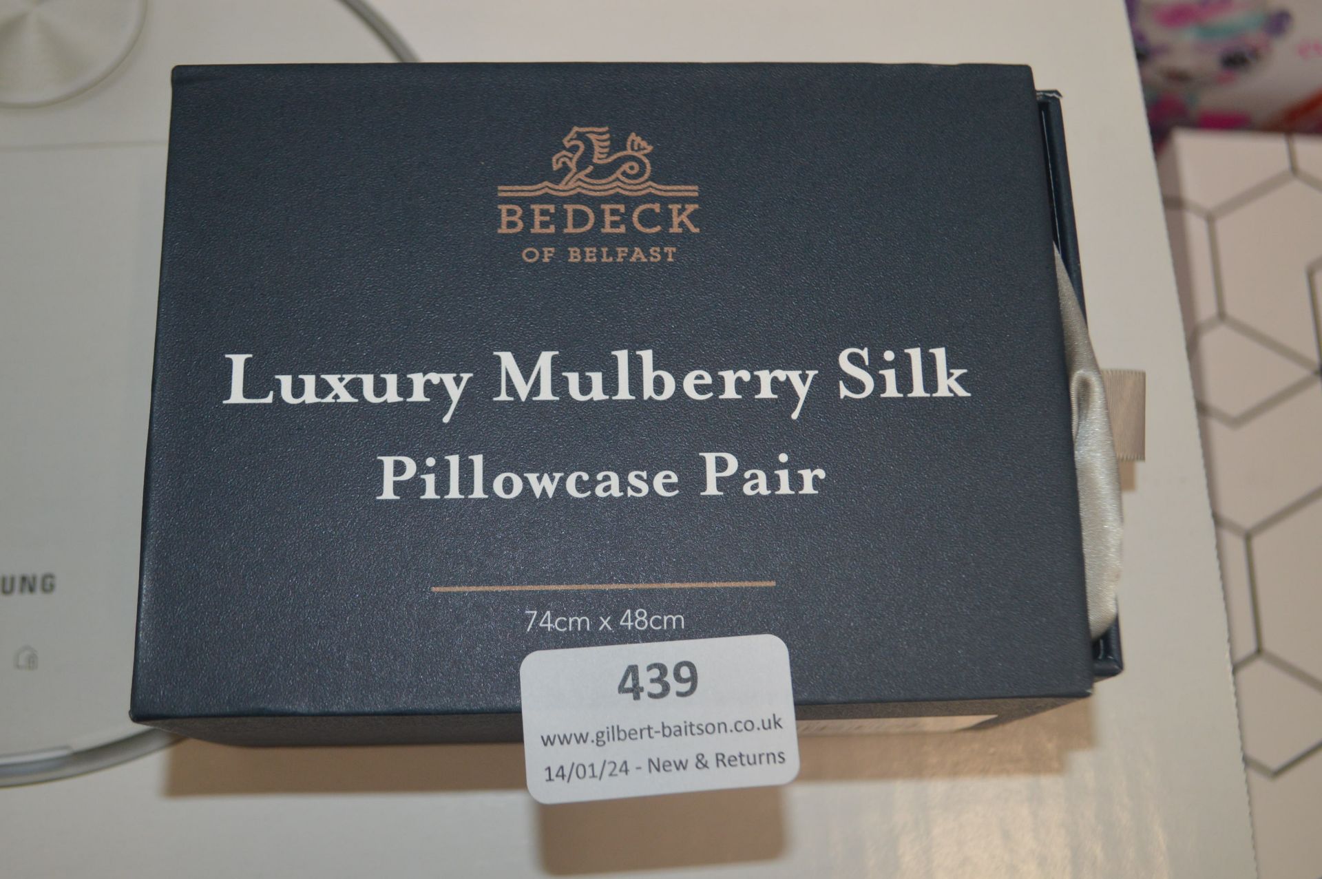 *Pair of Bedeck Luxury Mulberry Silk Pillow Cases