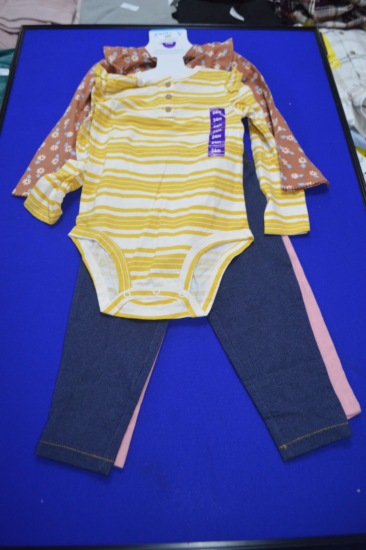 Carter’s 4pc Baby Set Size: 24 Months