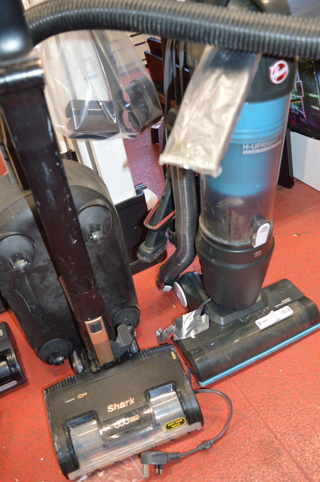 *Shark Dual Clean and Hoover H Upright 300 Vacuum Cleaners - Image 3 of 4