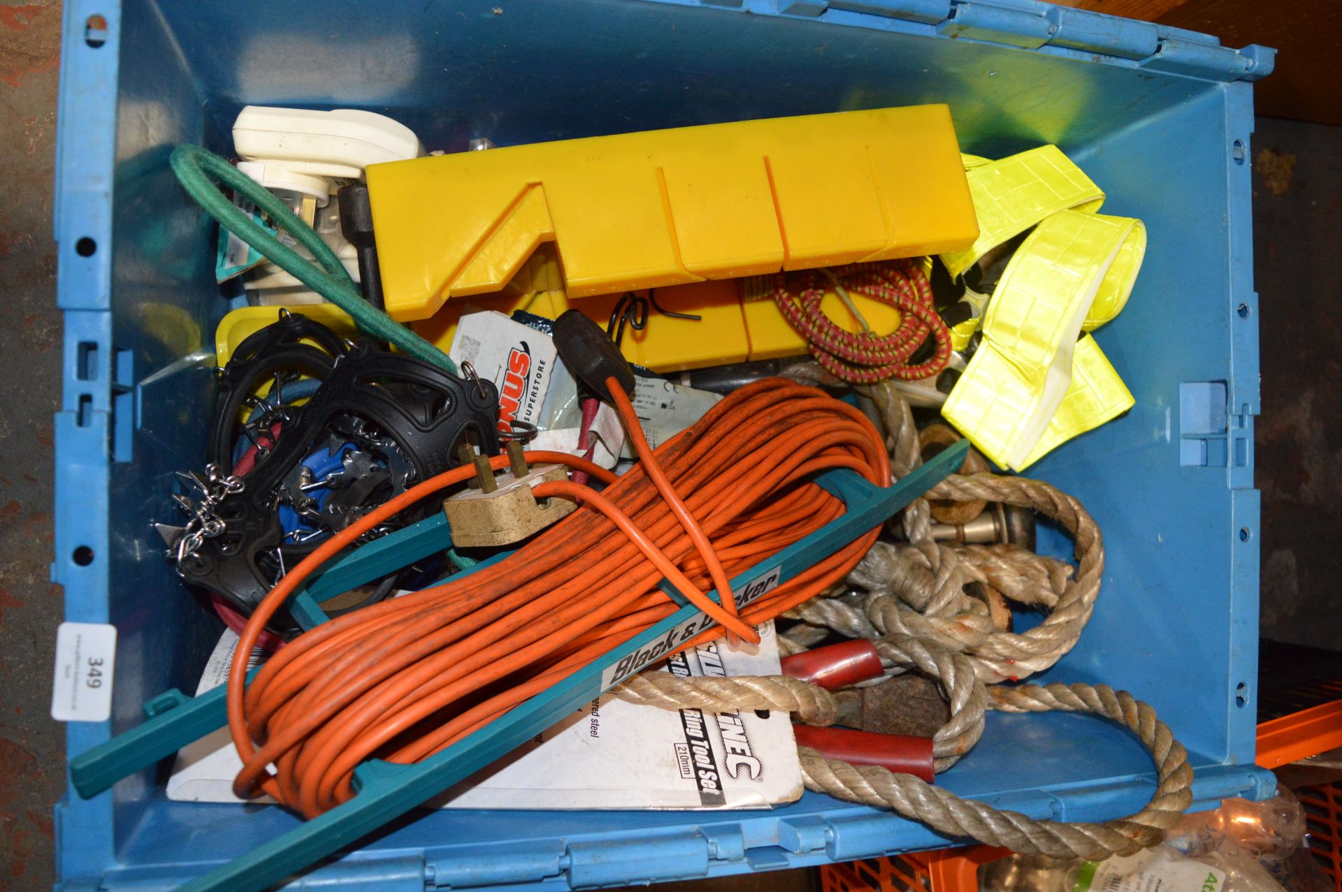 Box Containing Rope, Rubber Ring Tool, Set, Bungees, etc.