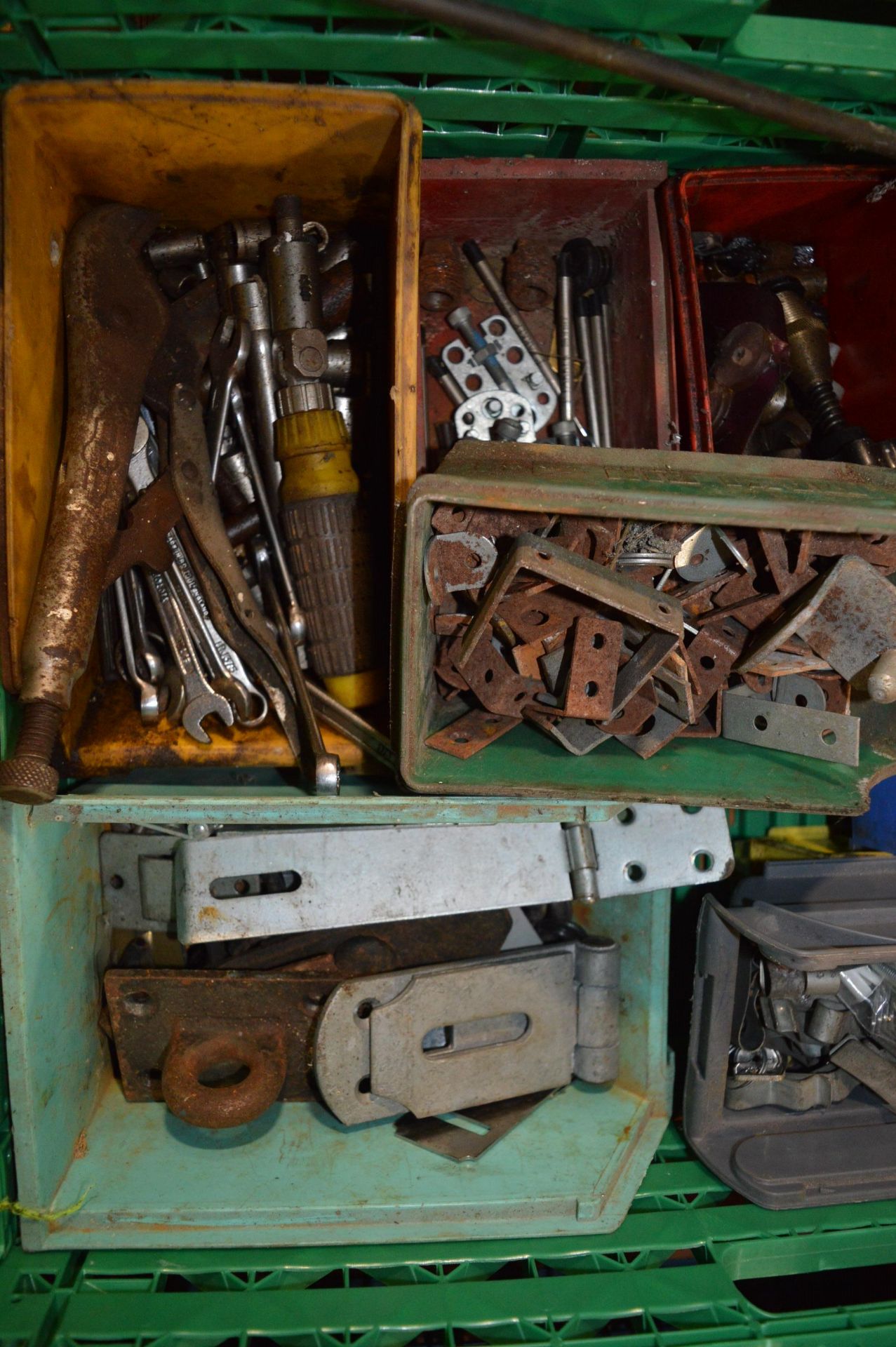 Mixed Box of Fittings and Tools - Image 2 of 3