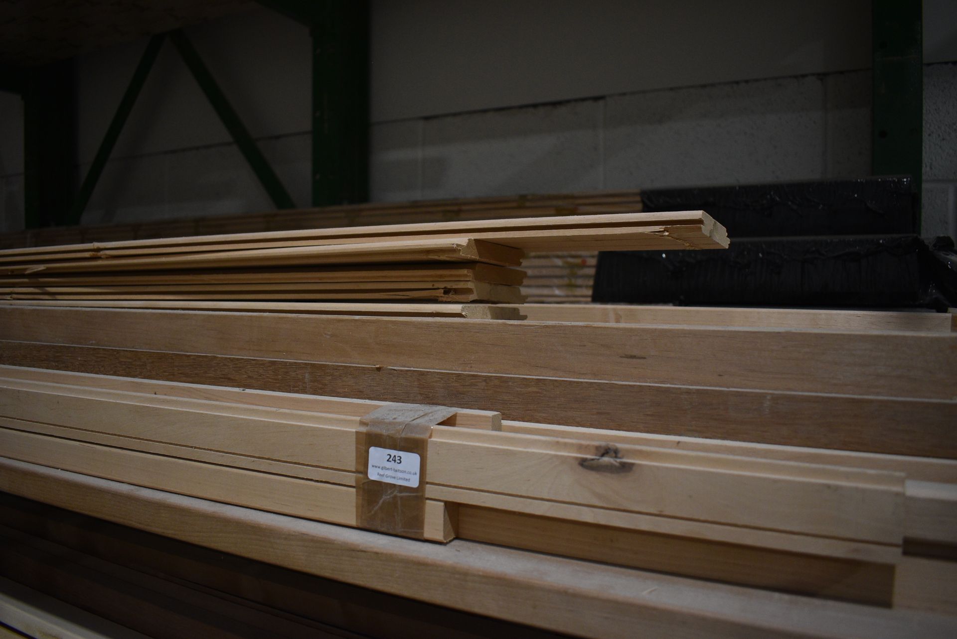 *Contents of Shelf to Include Assorted Woods, ~9 Packs of 15x90x2400mm and Various Offcuts - Image 2 of 5