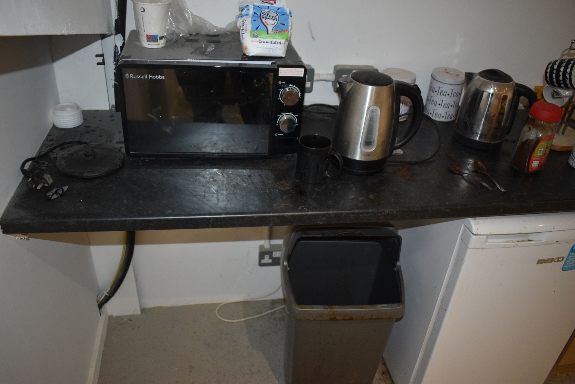 *Loose Contents of The Kitchen to Include Fridge, Cups, Kettle, Microwave, Soda Stream, etc. - Image 2 of 6