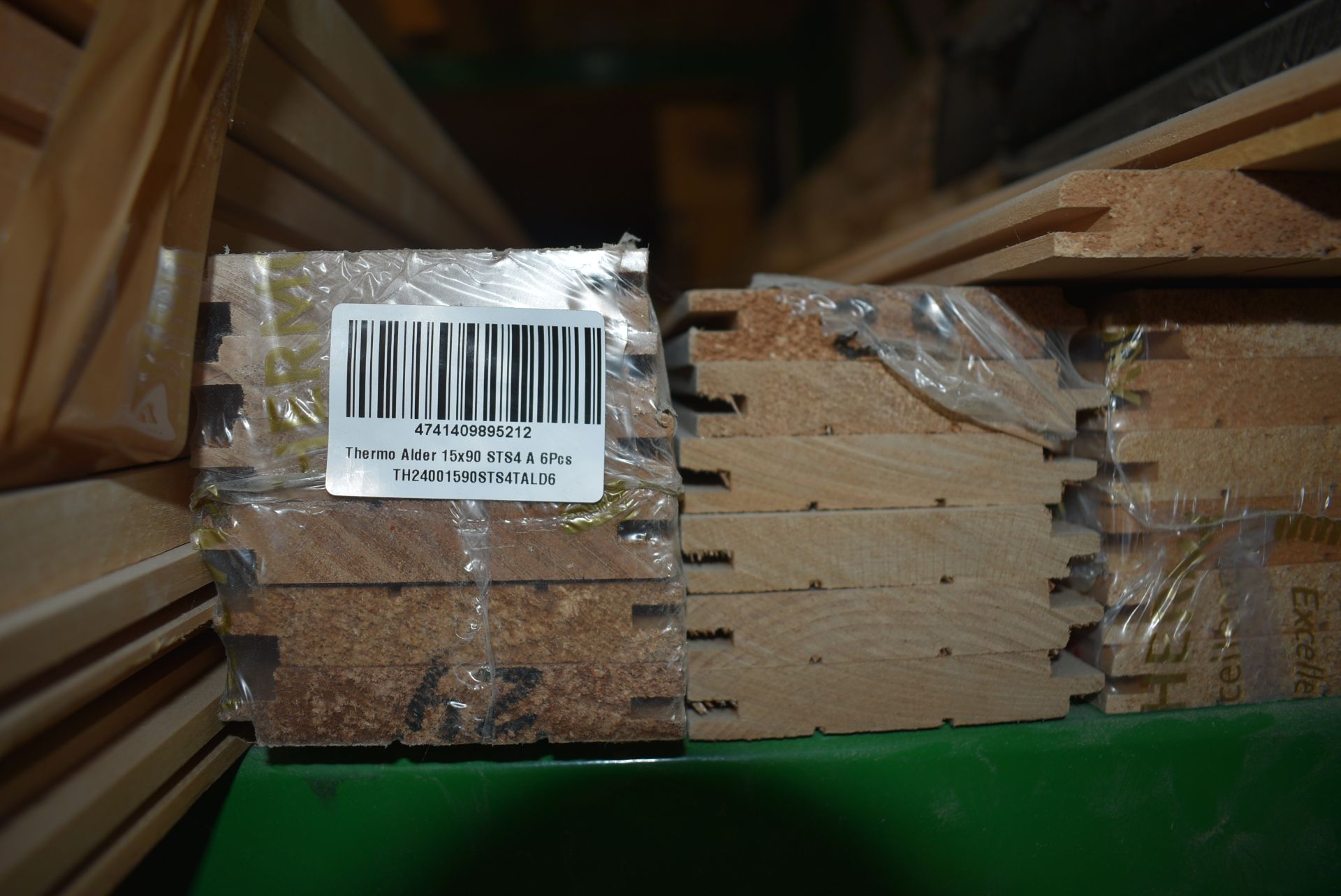 *Contents of Shelf to Include Assorted Woods, ~9 Packs of 15x90x2400mm and Various Offcuts - Image 4 of 5