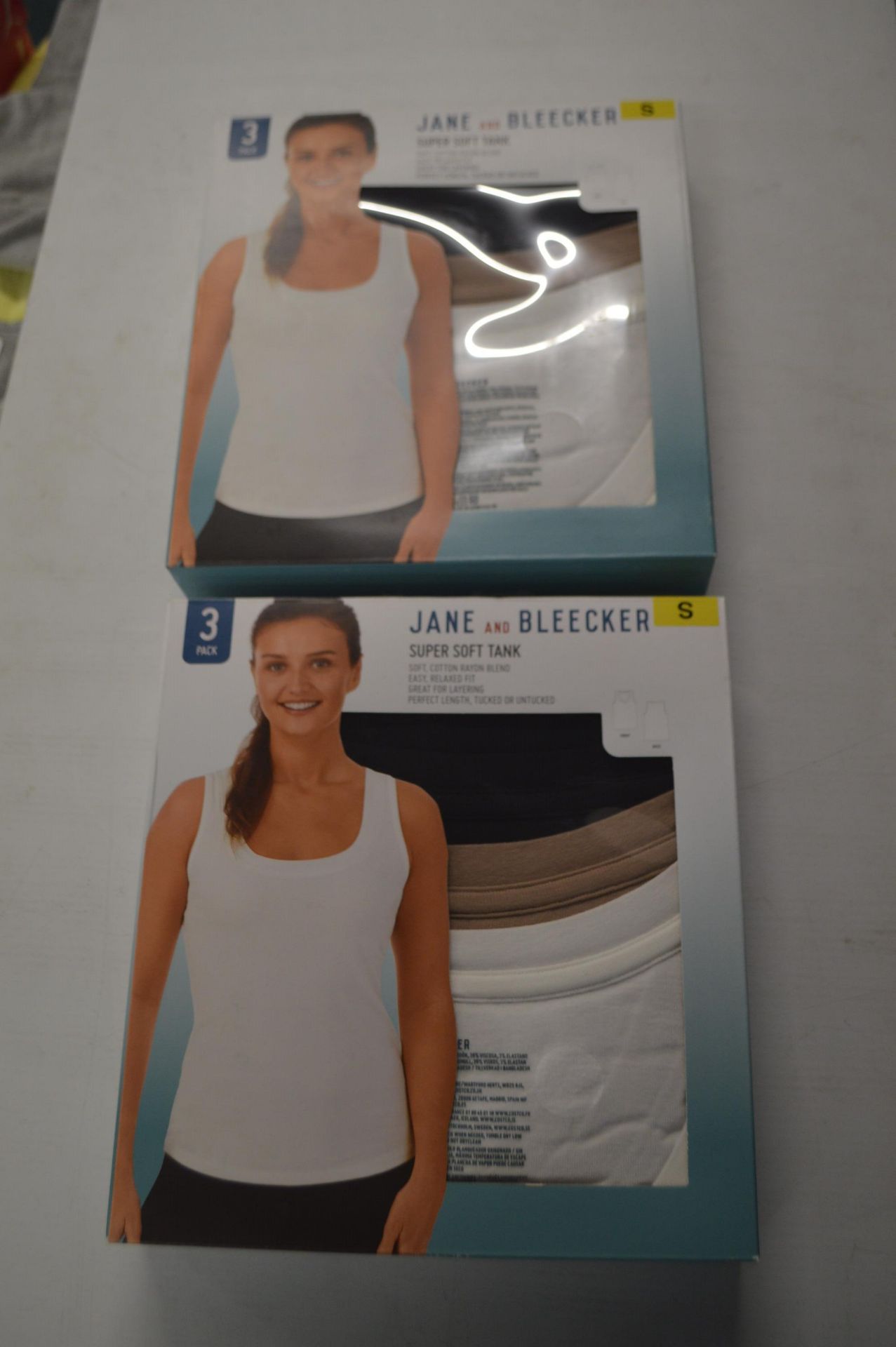 *Two 3pks of Jane & Bleaker Lady's Vests Size: S