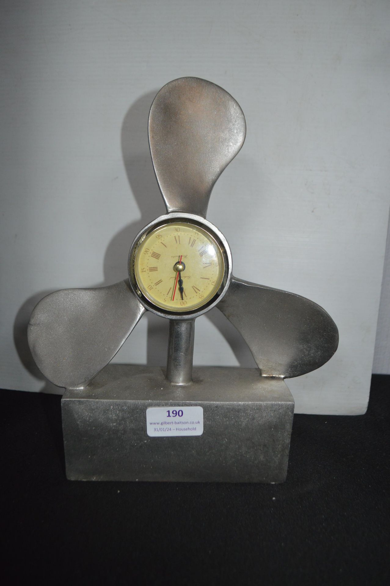 *Decorative Propeller Clock