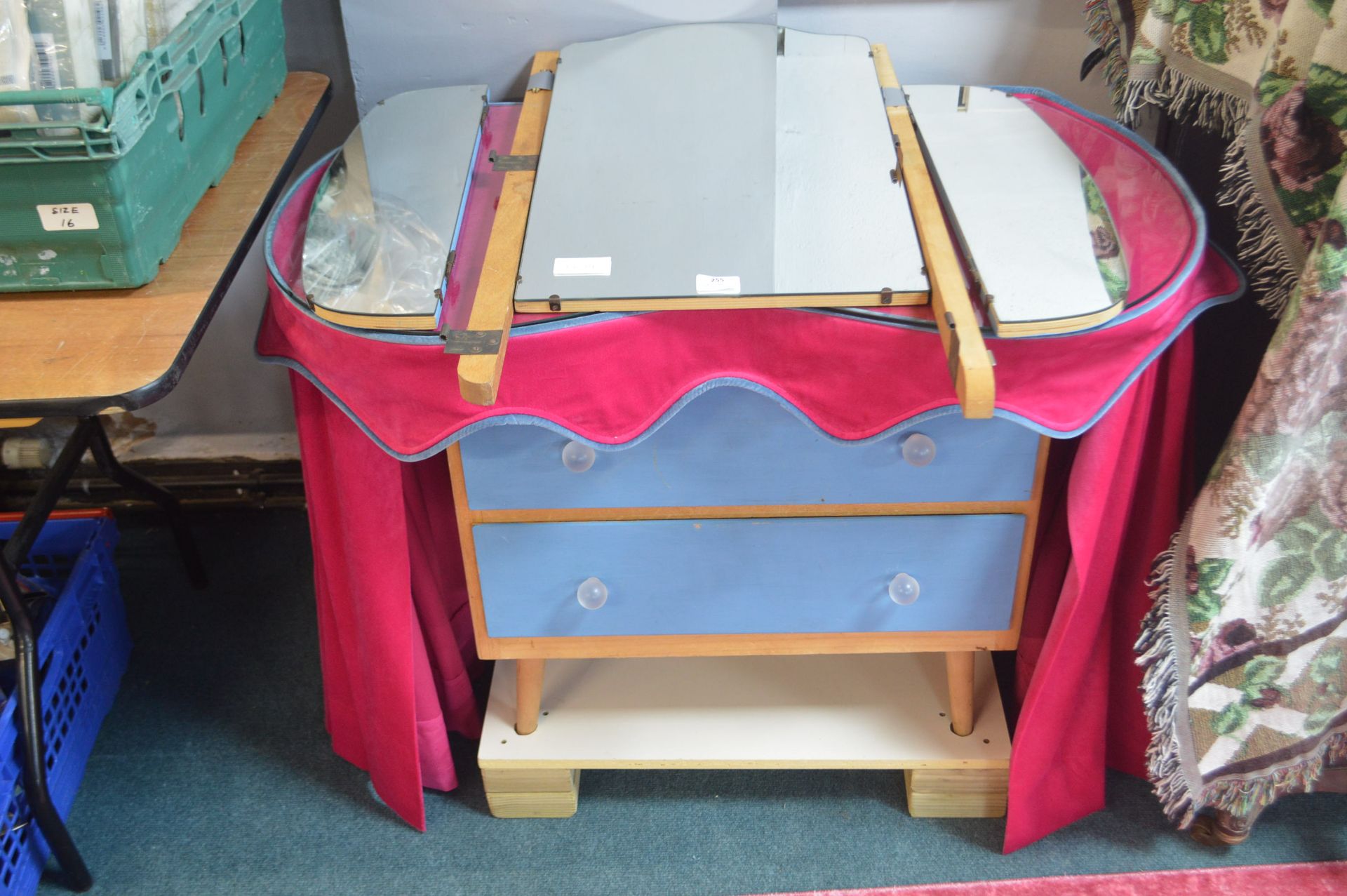 Retro Kidney Shaped Dressing Table with Triple Mir