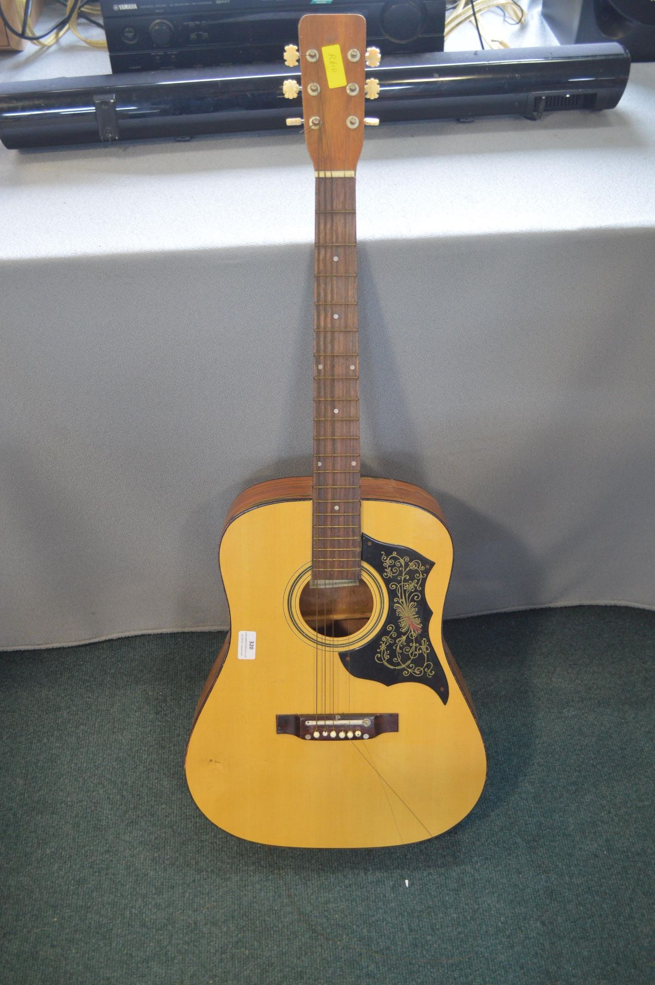 Acoustic Guitar (AF - damage to body)