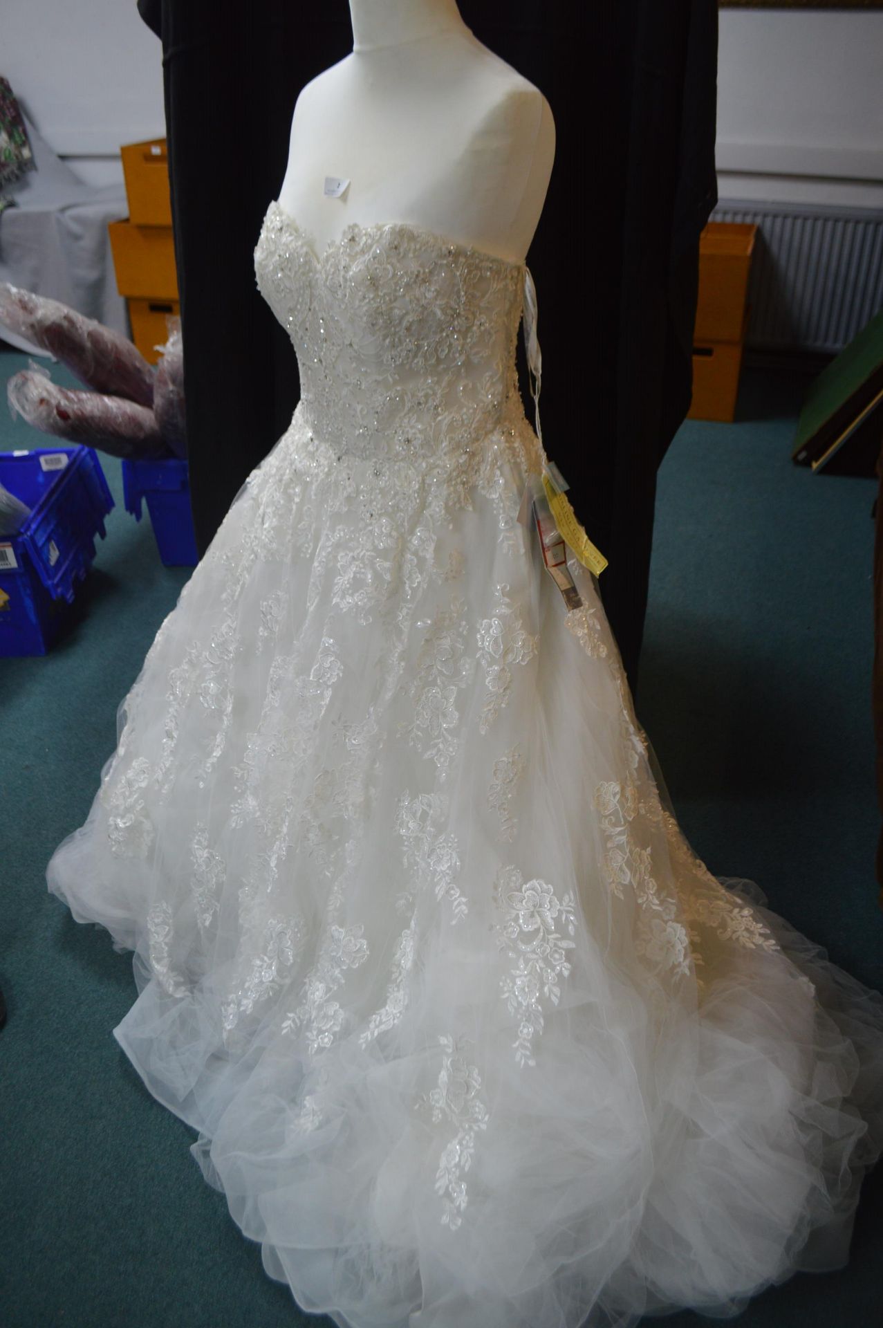 Wedding Dress by Madeline Gardner in Ivory Size: 18 - Image 3 of 4